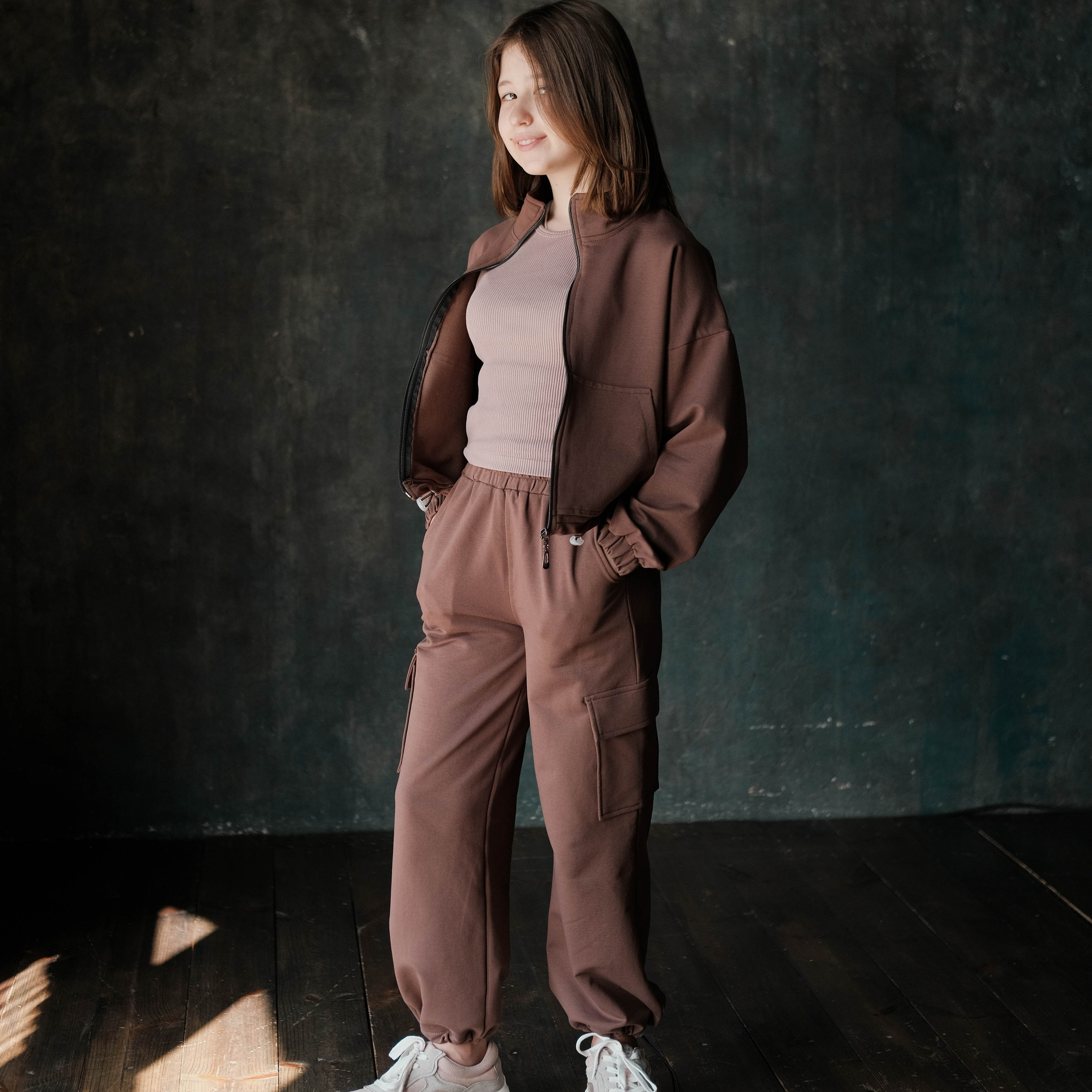 Спортивный костюм. Фотосессии на маркетплейсы