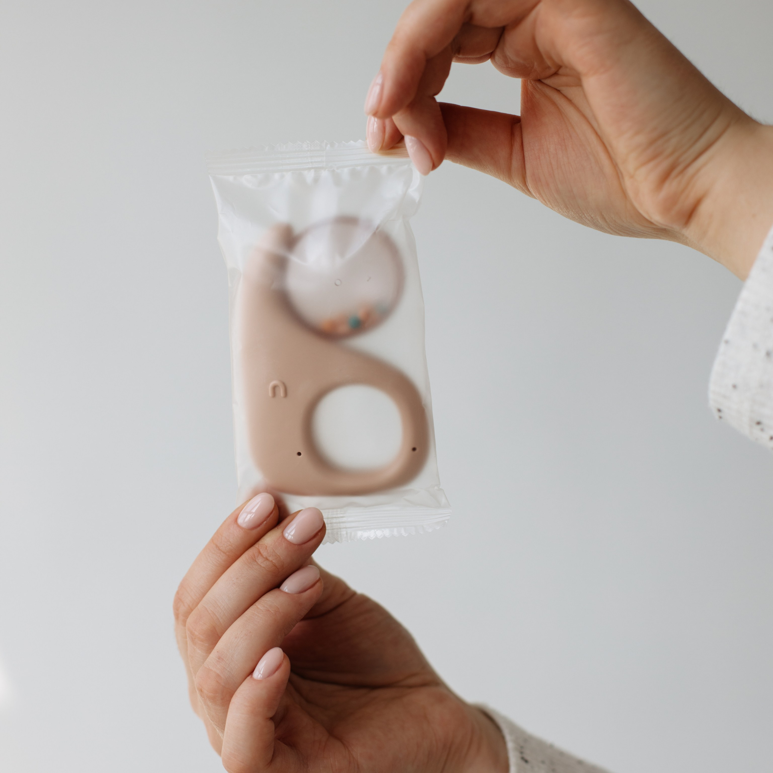 Погремушки. Фотосессии на маркетплейсы