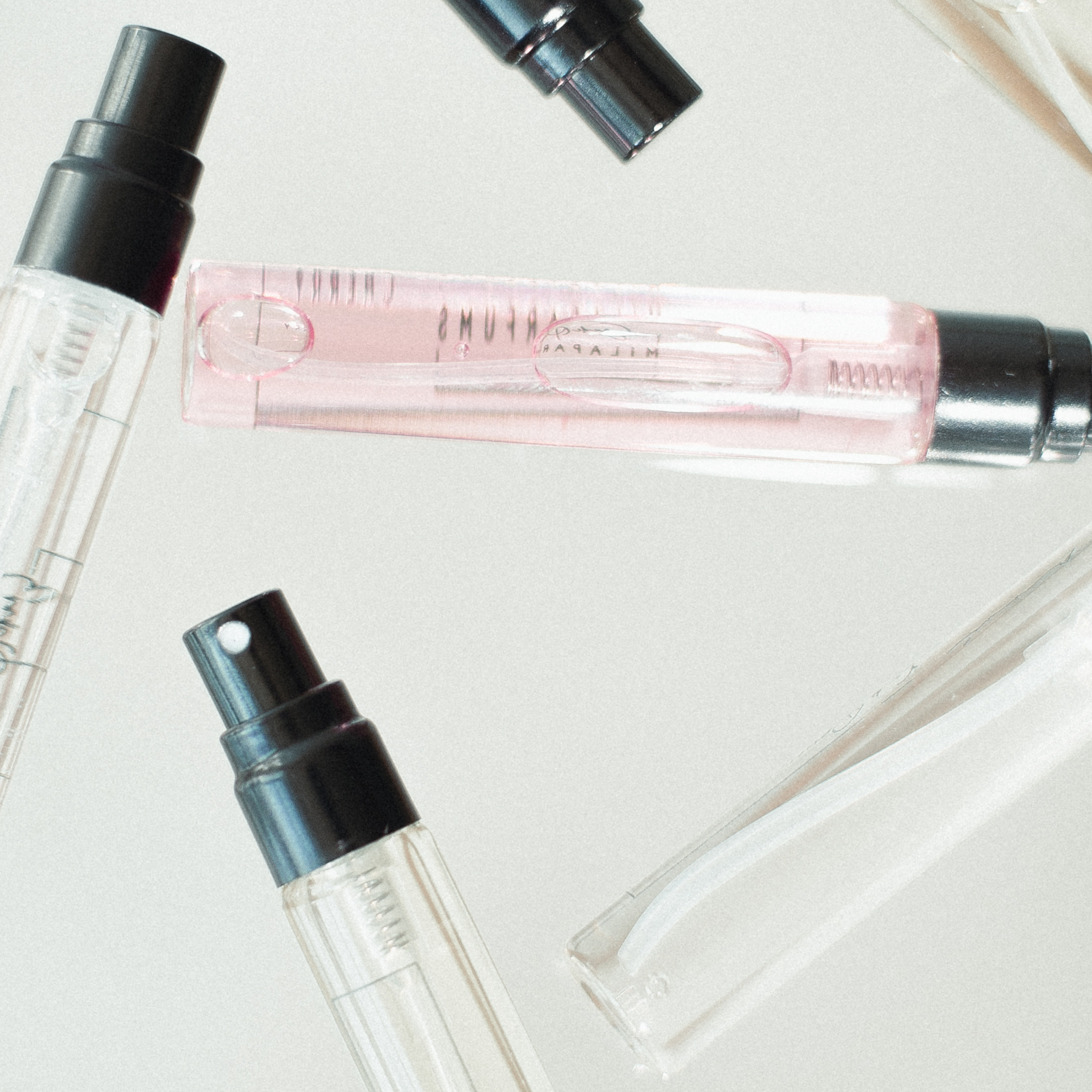 Парфюмы Мила. Фотосессии на маркетплейсы