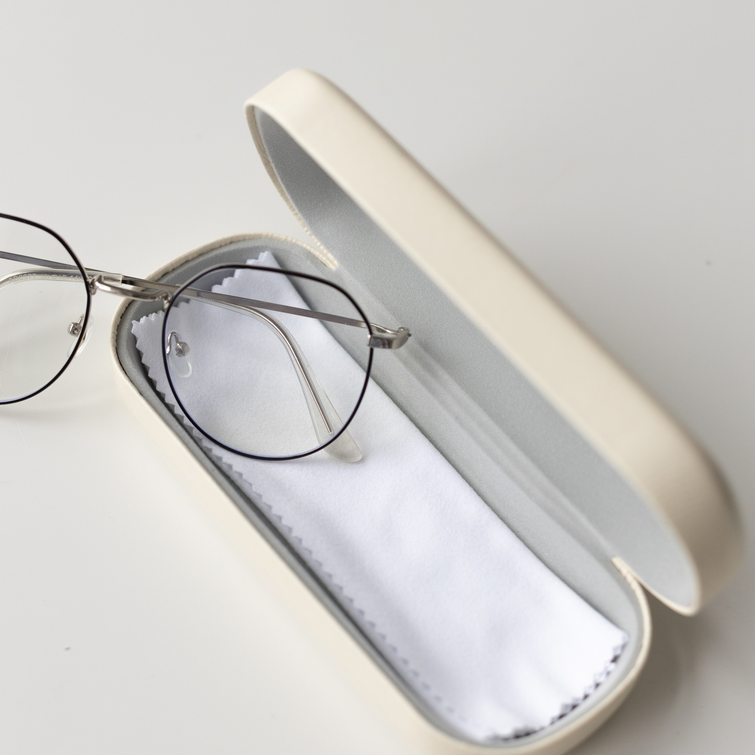 Футляры для очков. Фотосессии на маркетплейсы