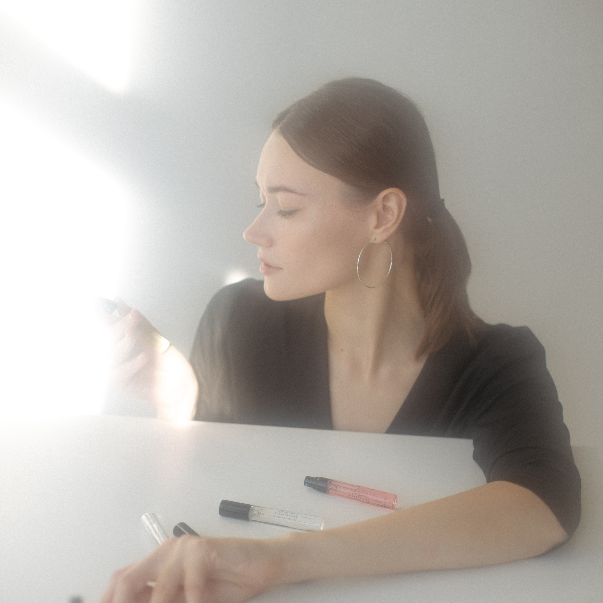 Парфюмы Мила. Фотосессии на маркетплейсы