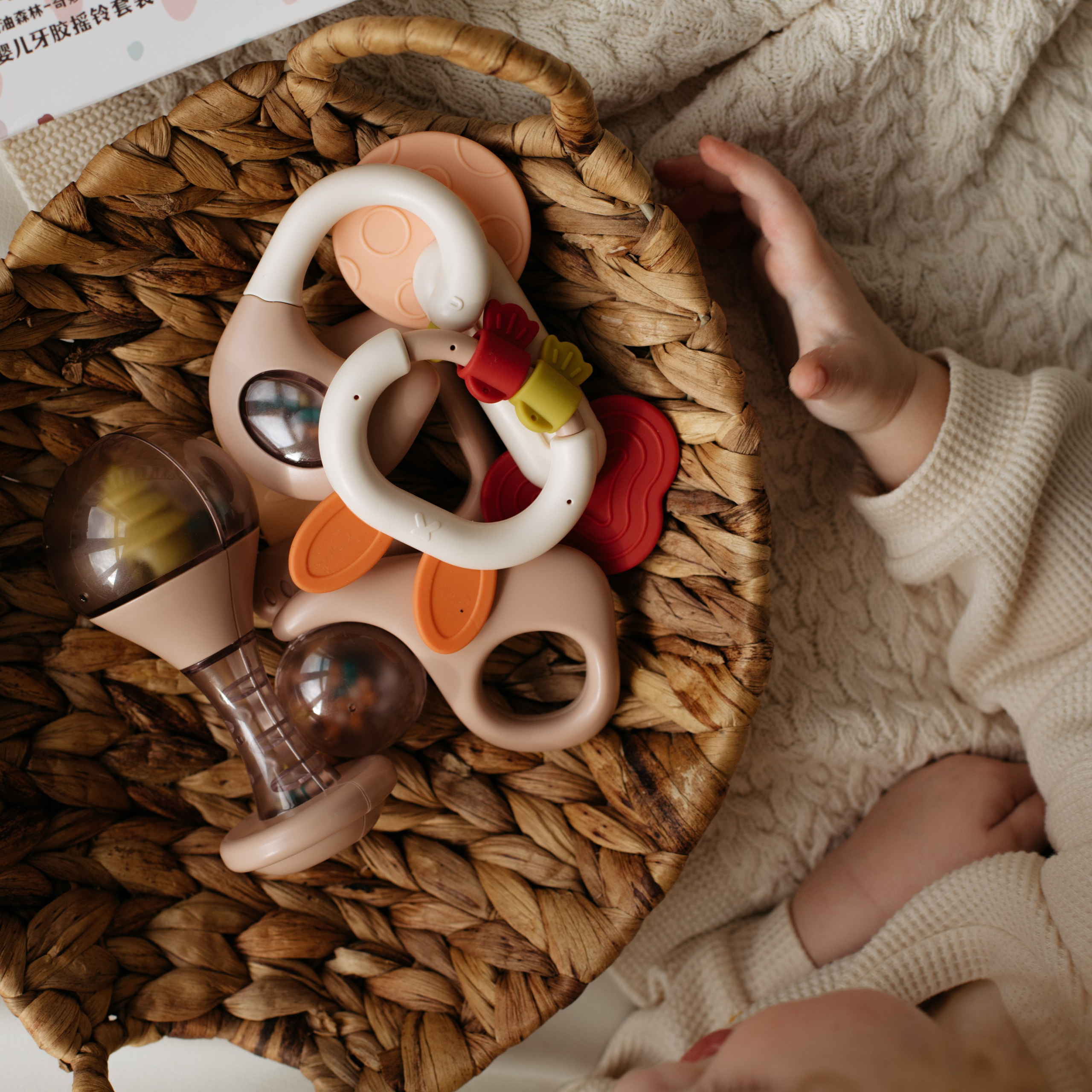 Погремушки. Фотосессии на маркетплейсы