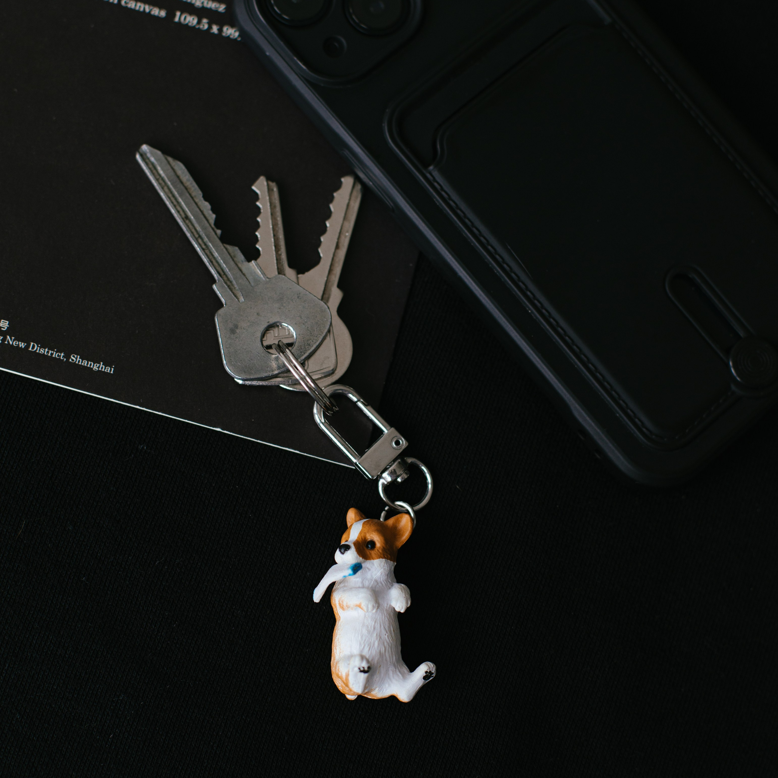 Брелки и броши. Фотосессии на маркетплейсы