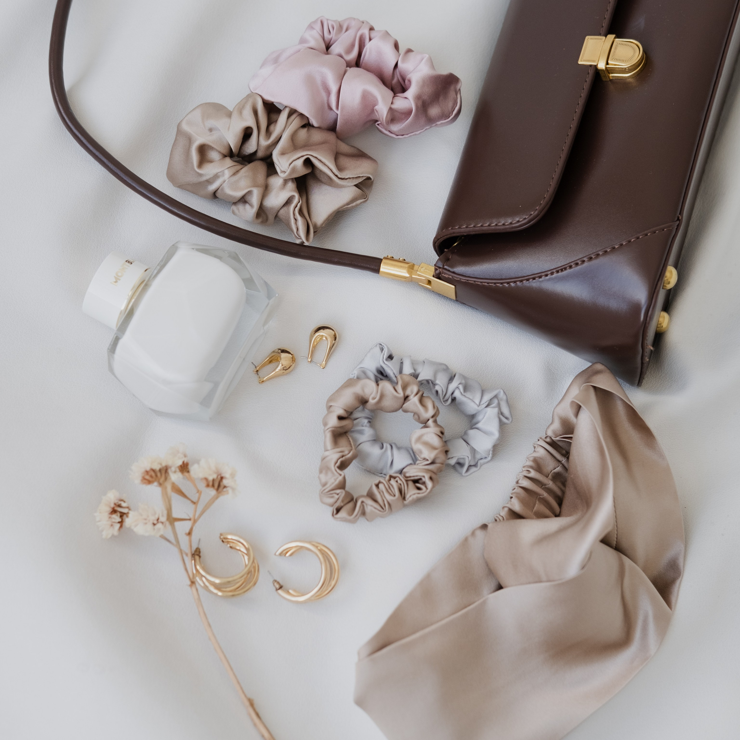 Шелковые резинки для волос. Фотосессии на маркетплейсы