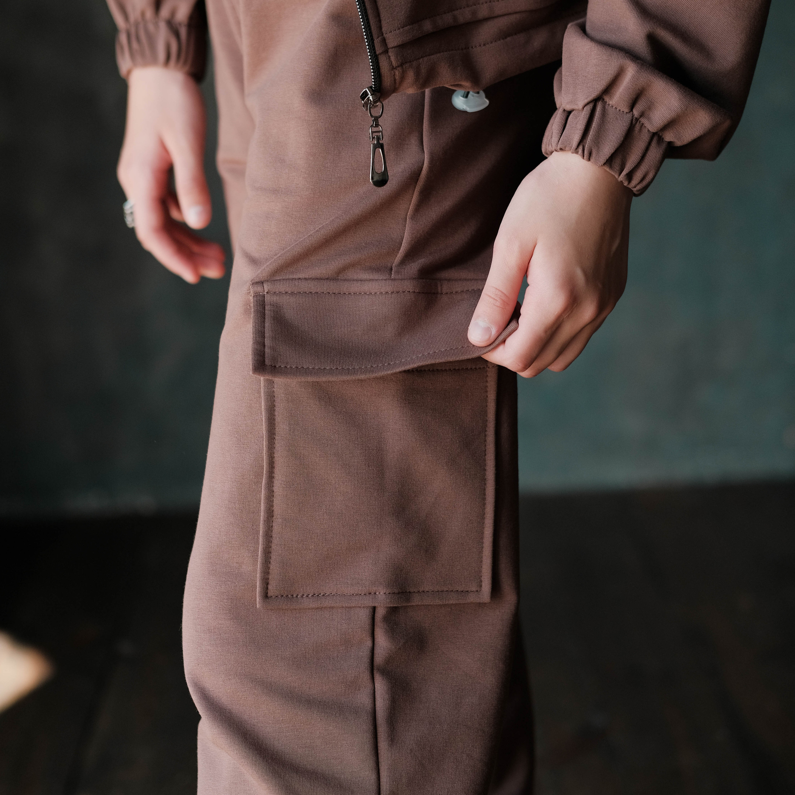 Спортивный костюм. Фотосессии на маркетплейсы