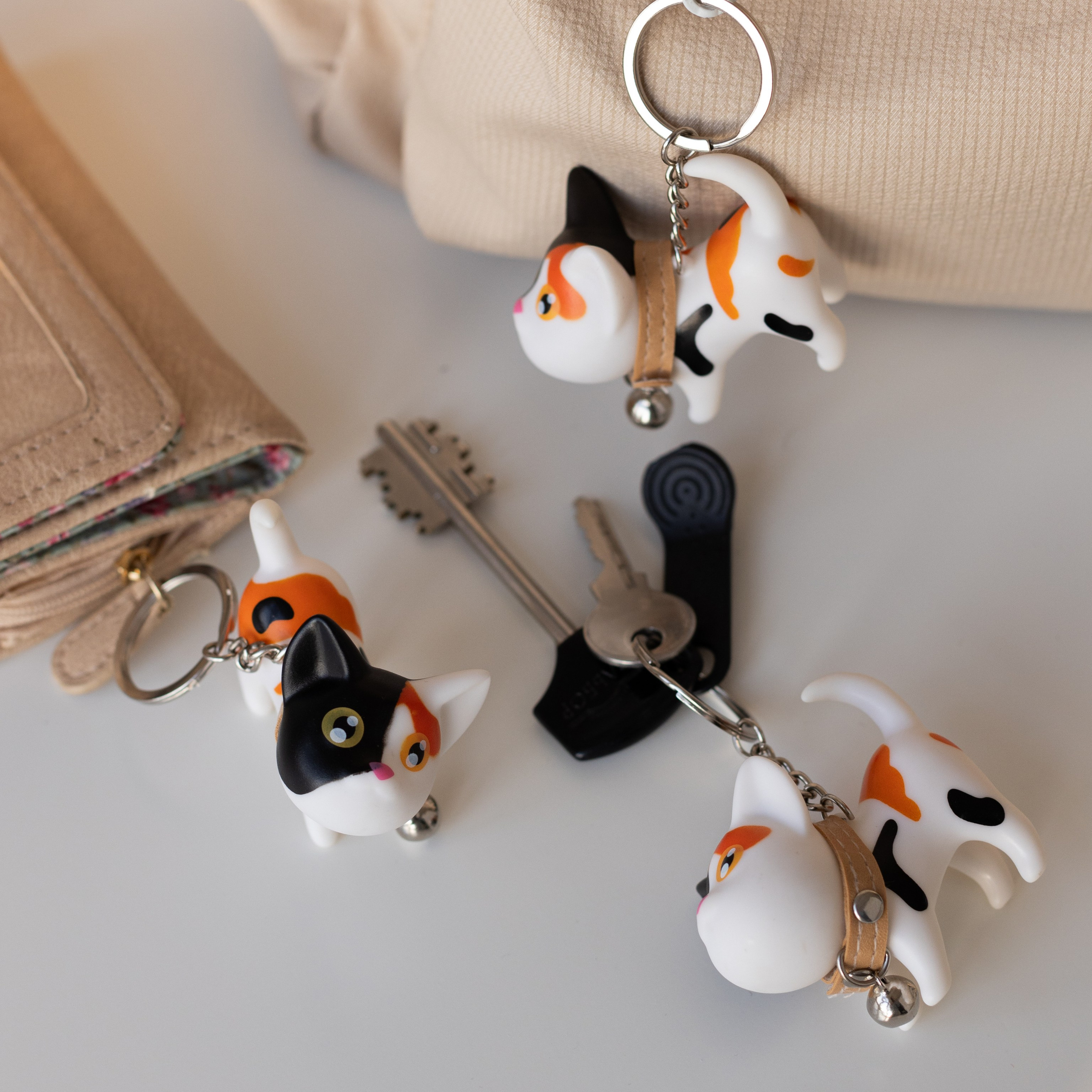 Брелок котик. Фотосессии на маркетплейсы