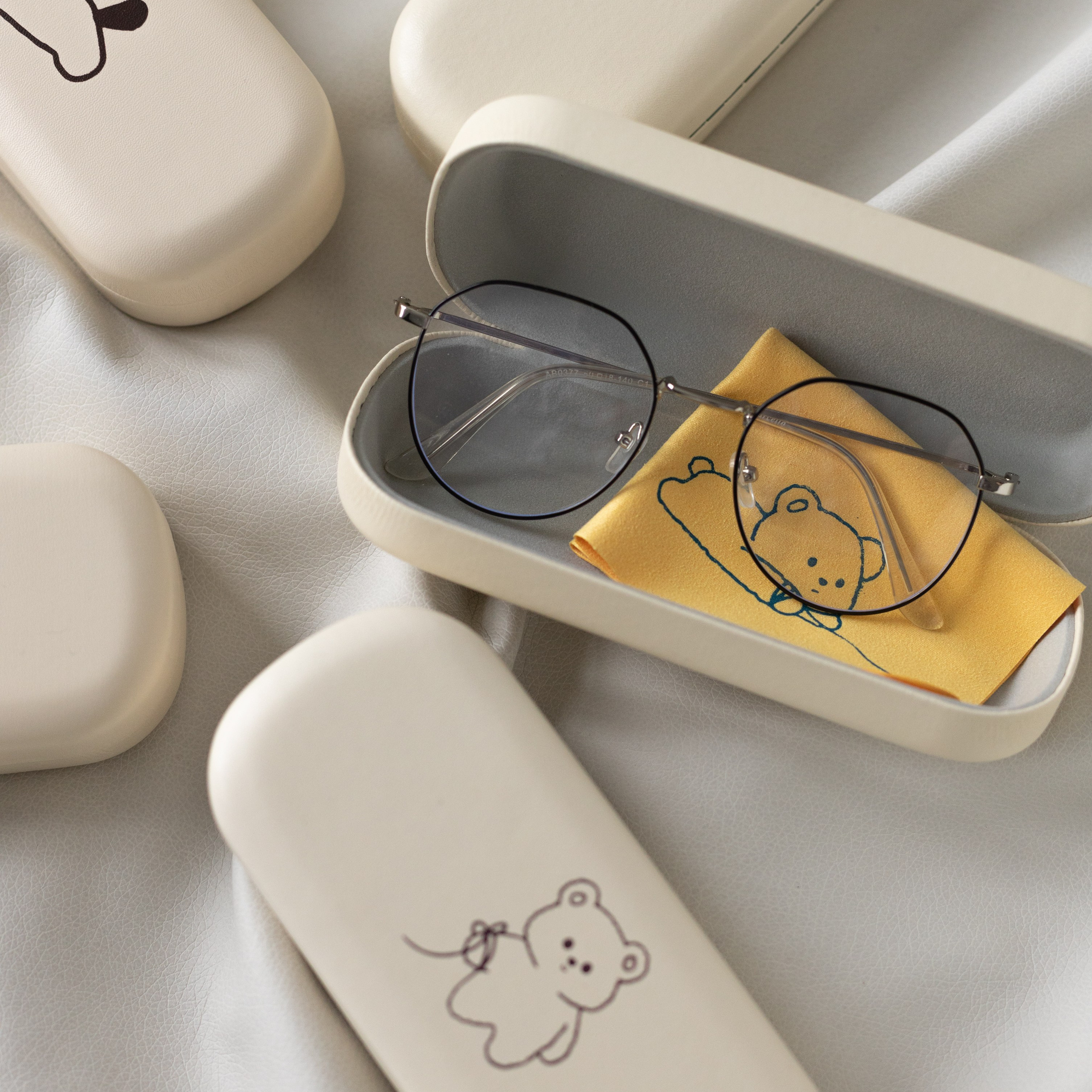 Футляры для очков. Фотосессии на маркетплейсы