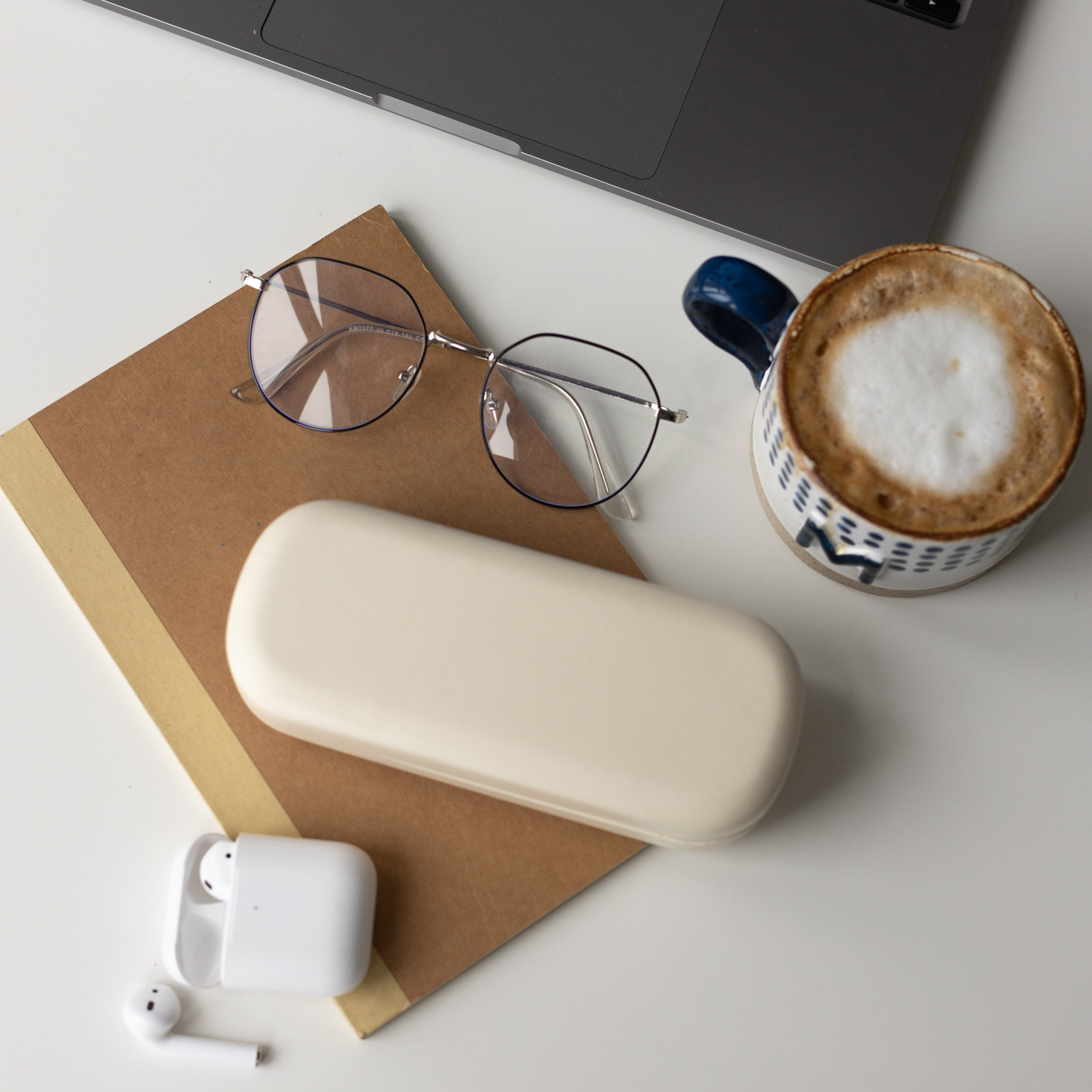 Футляры для очков. Фотосессии на маркетплейсы