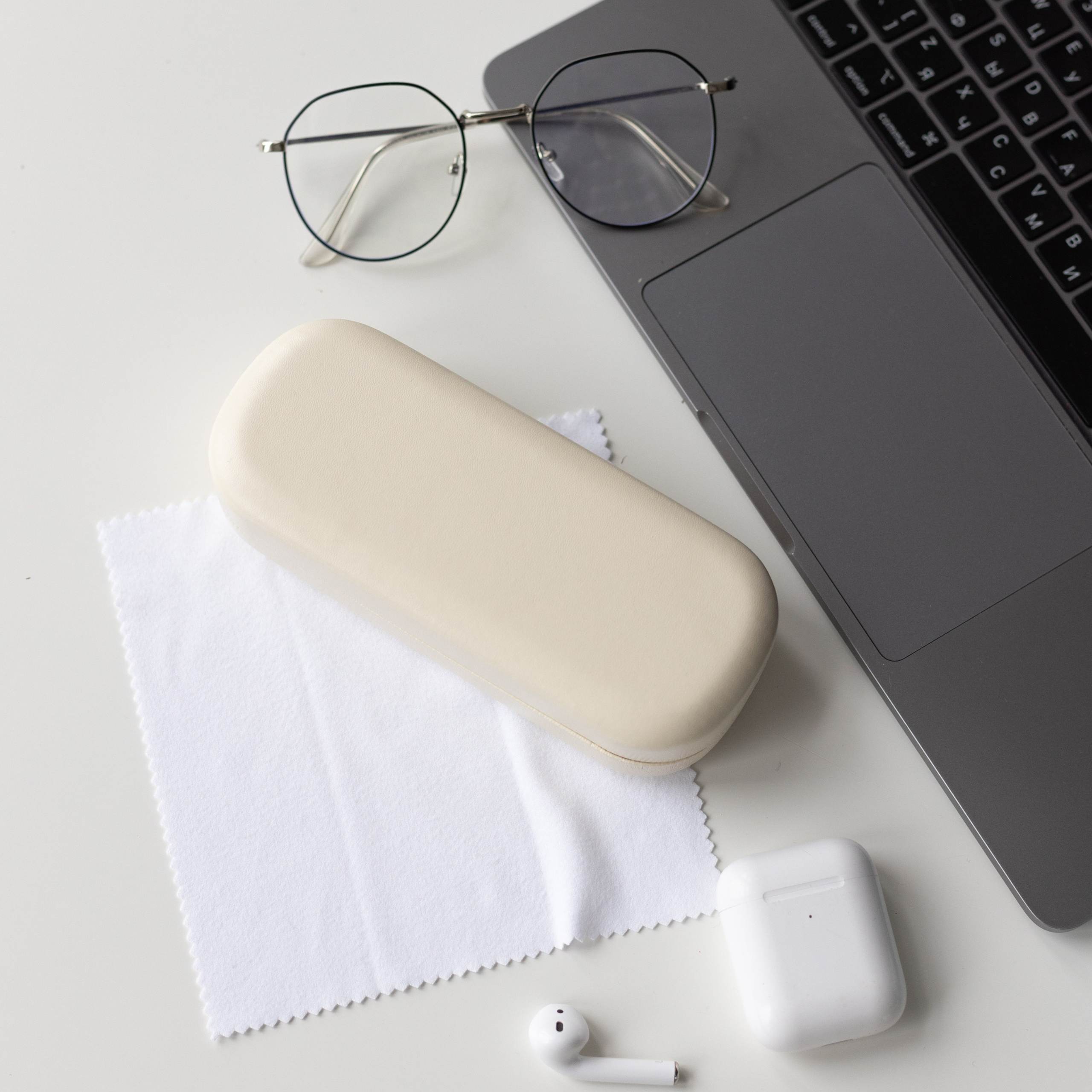 Футляры для очков. Фотосессии на маркетплейсы