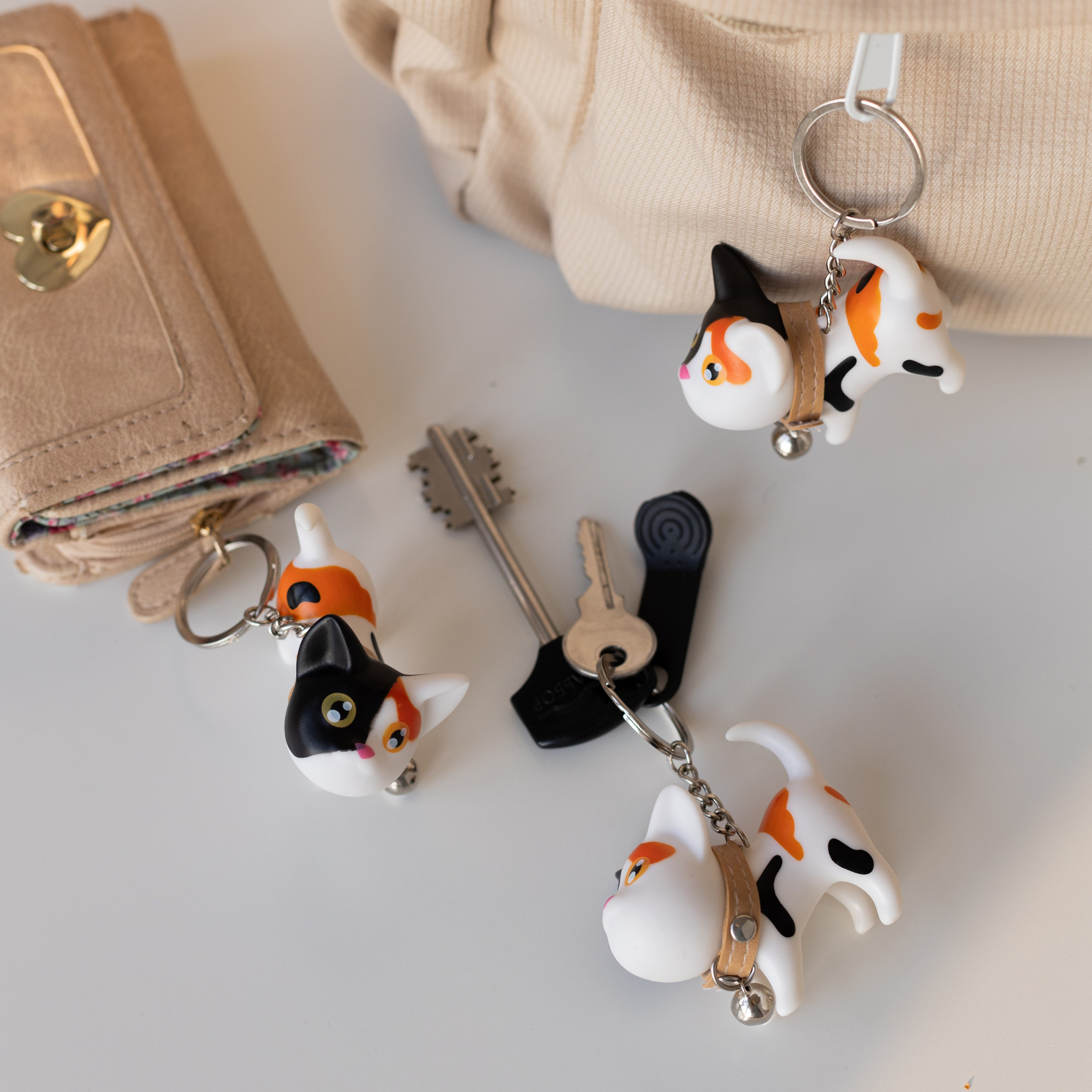 Брелок котик. Фотосессии на маркетплейсы