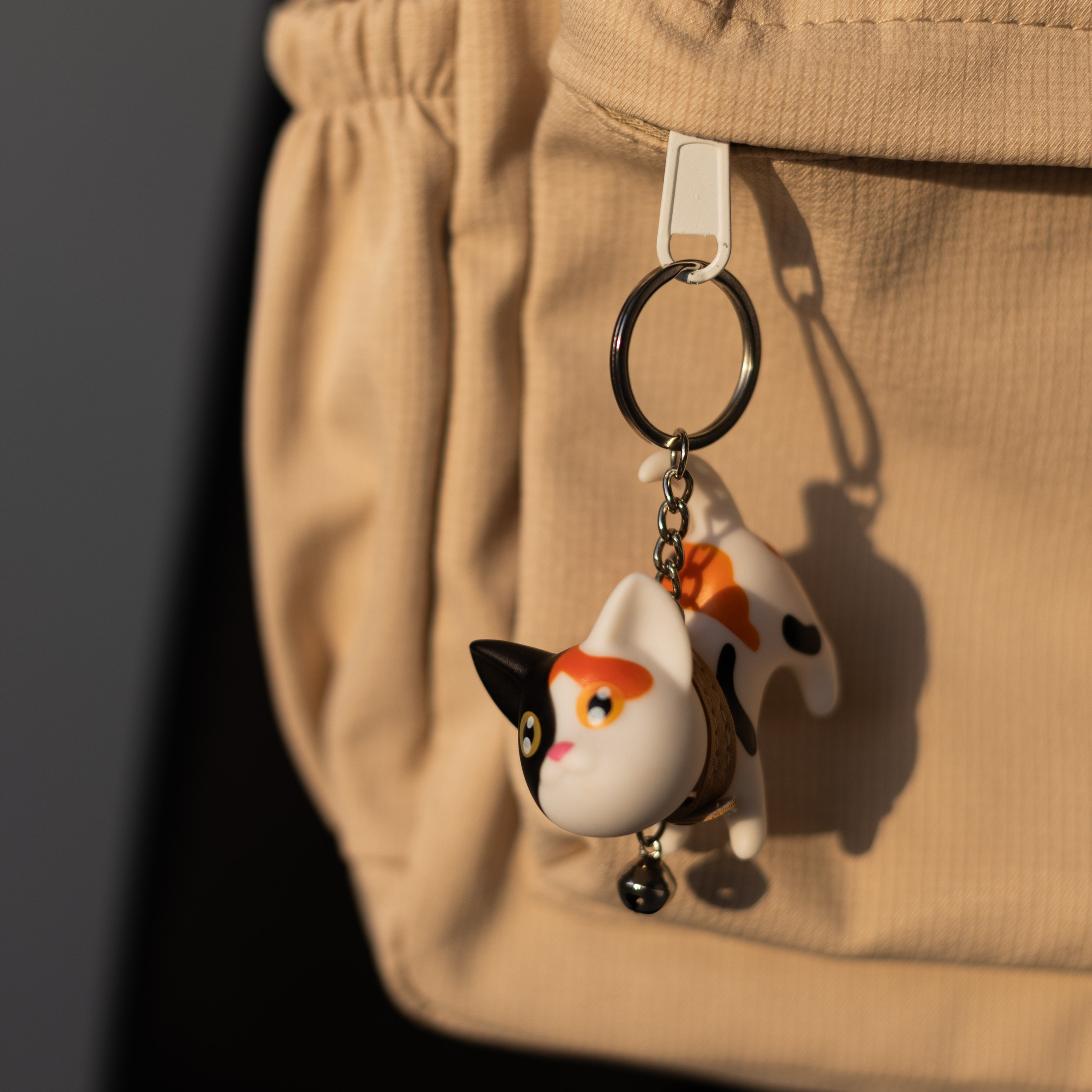 Брелок котик. Фотосессии на маркетплейсы