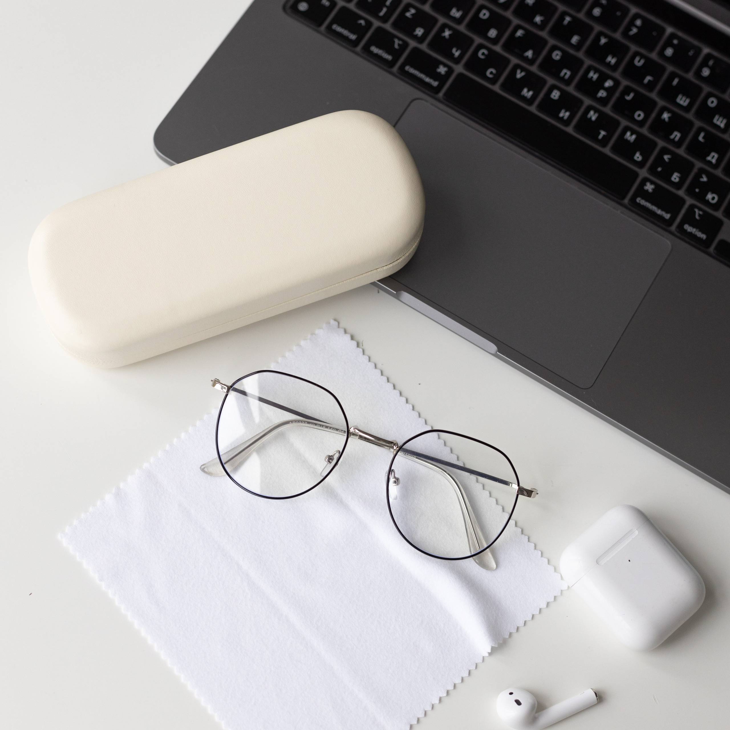 Футляры для очков. Фотосессии на маркетплейсы