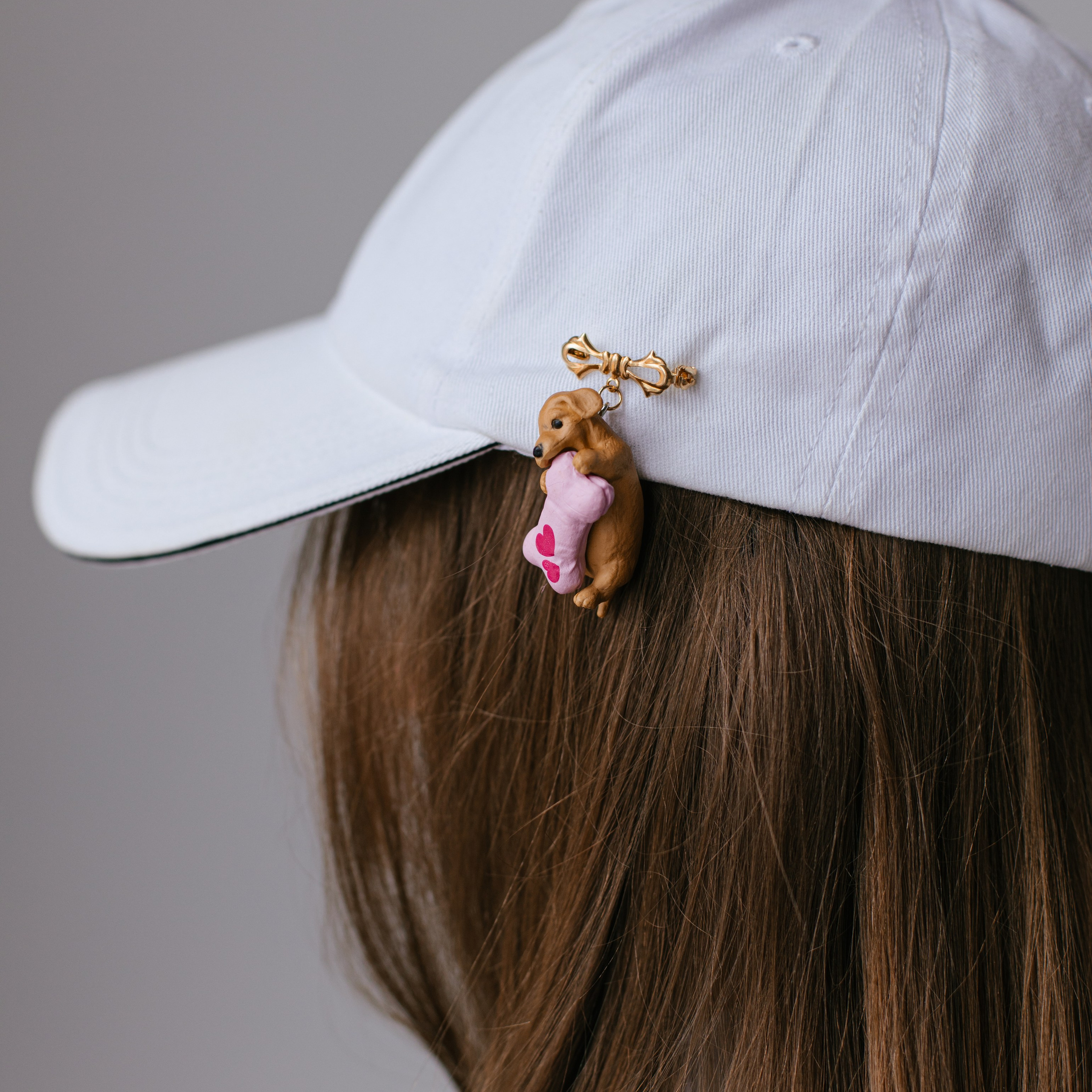 Брелки и броши. Фотосессии на маркетплейсы