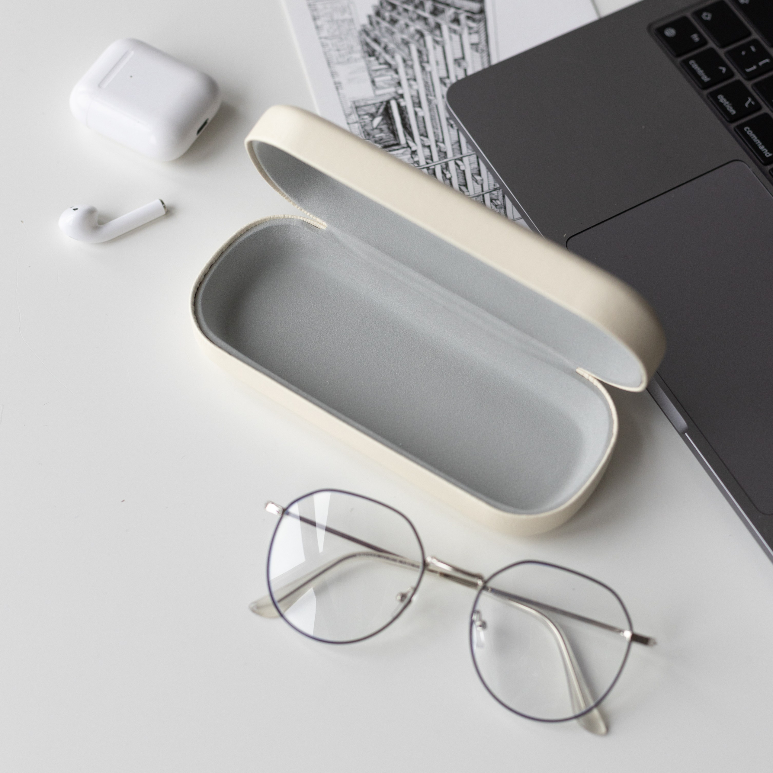 Футляры для очков. Фотосессии на маркетплейсы