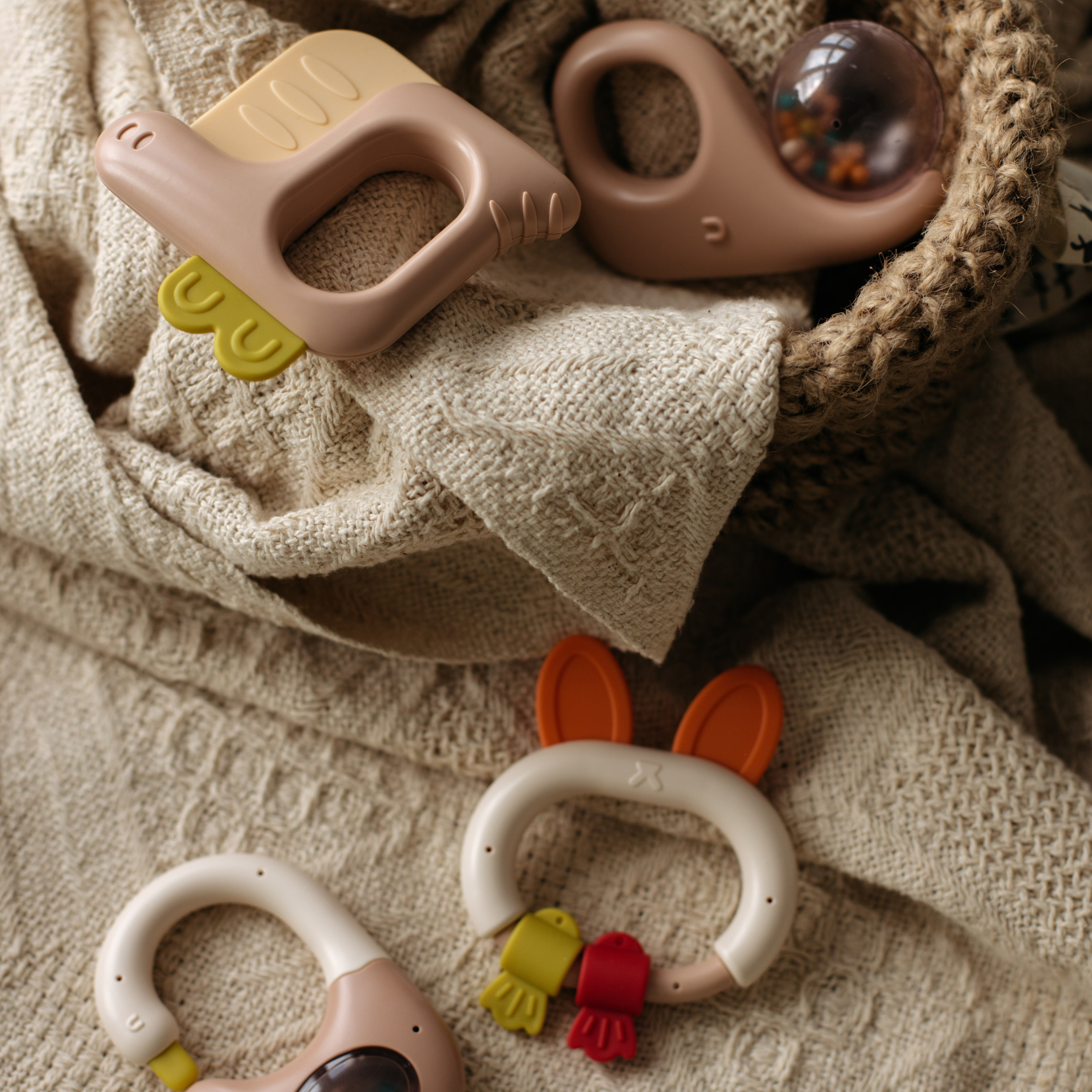 Погремушки. Фотосессии на маркетплейсы