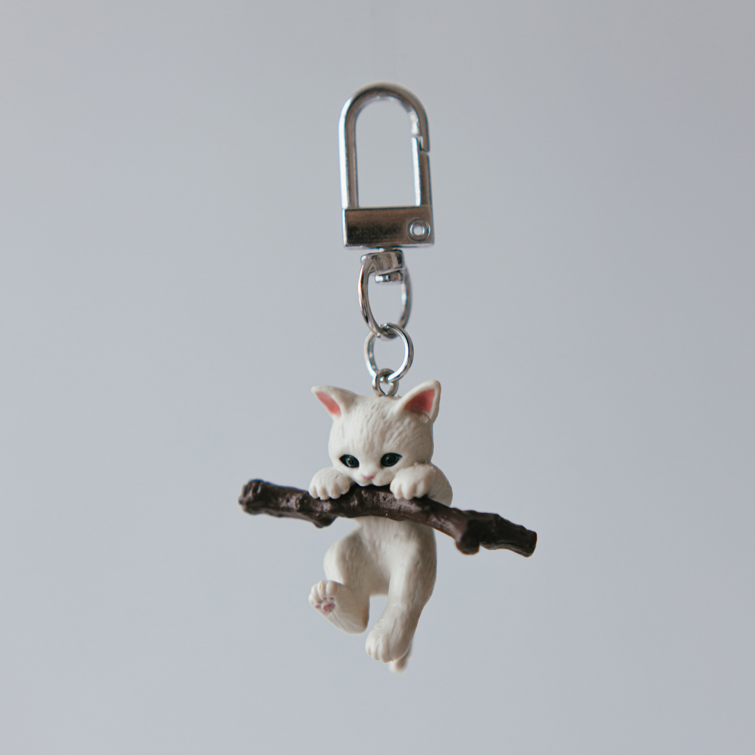 Брелки и броши. Фотосессии на маркетплейсы