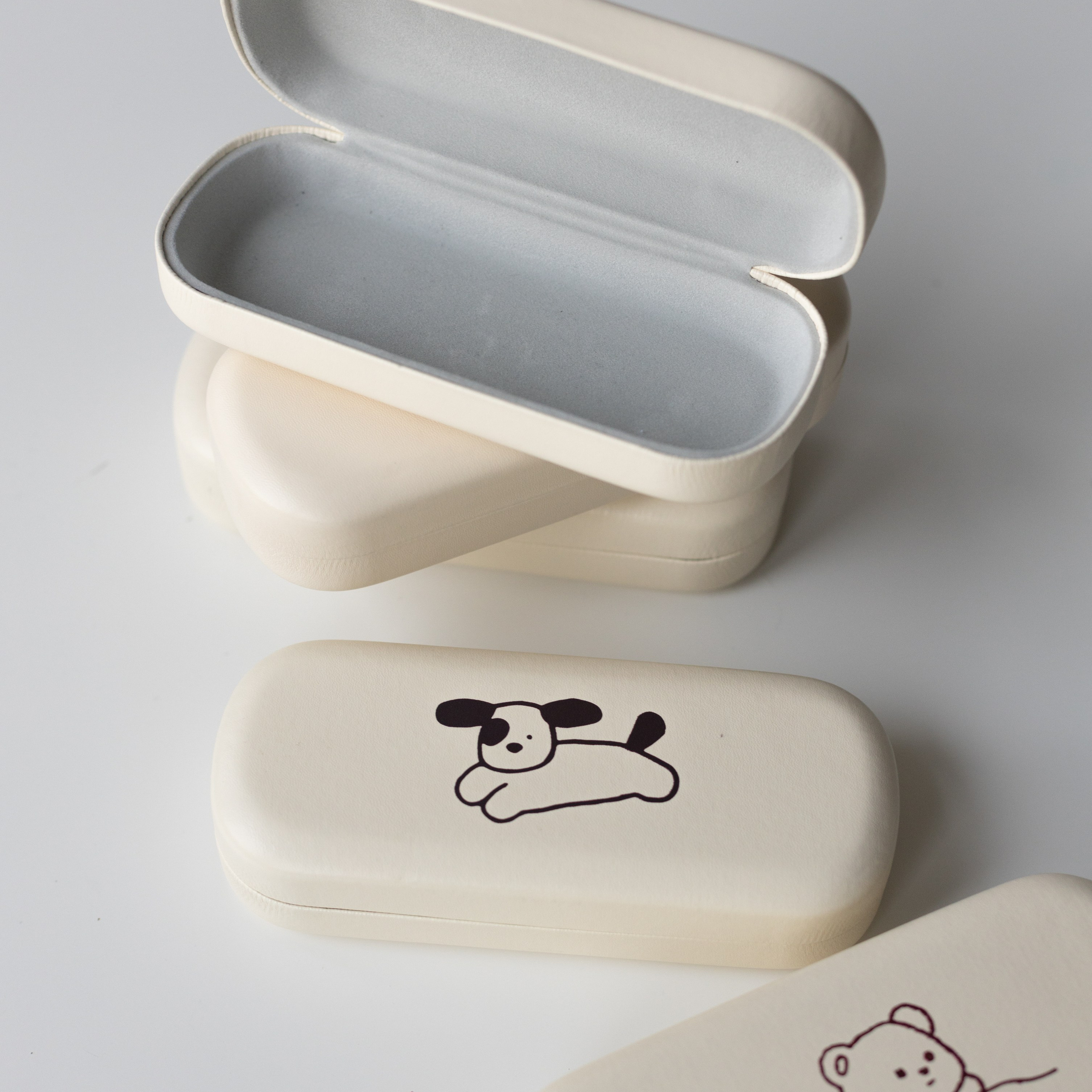 Футляры для очков. Фотосессии на маркетплейсы