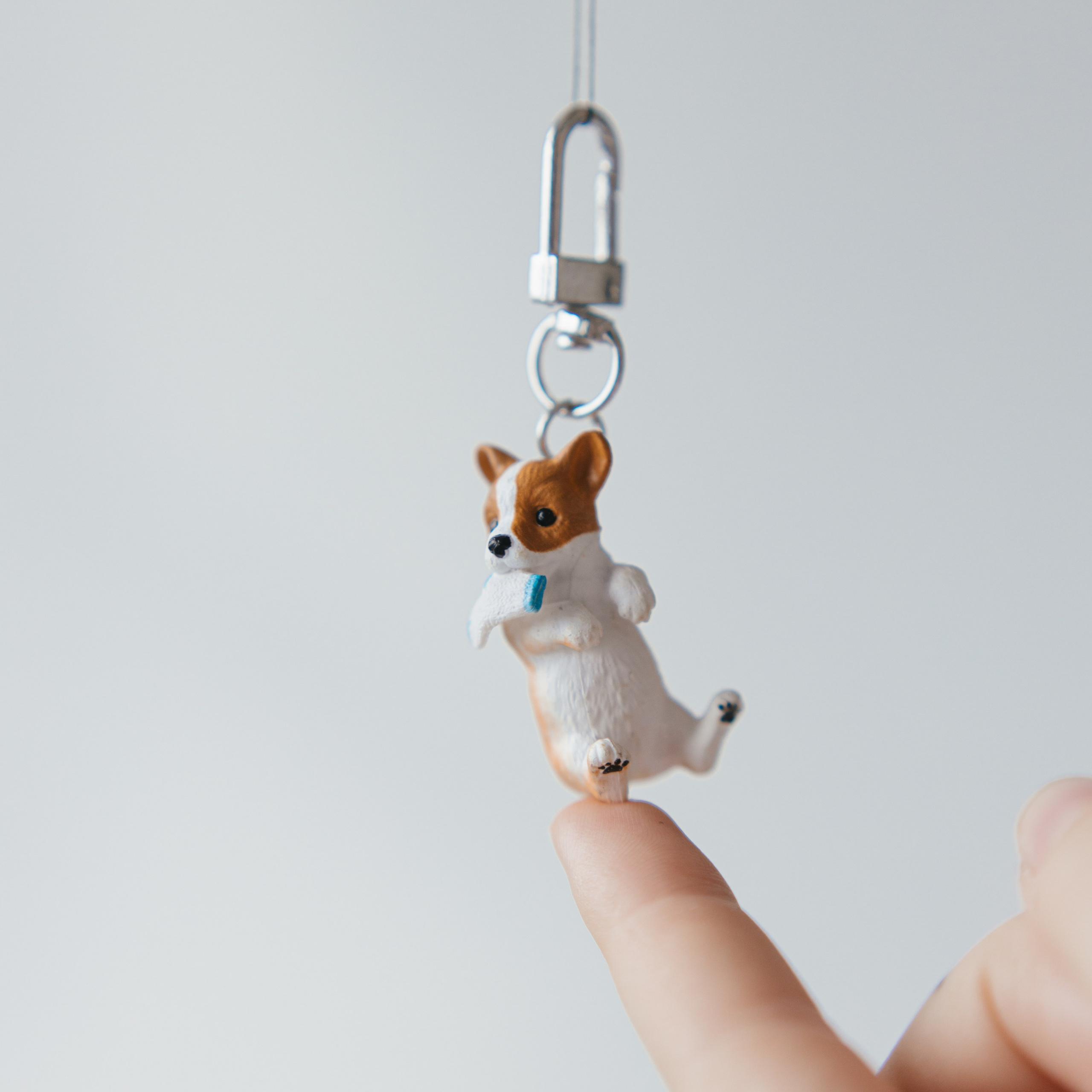 Брелки и броши. Фотосессии на маркетплейсы