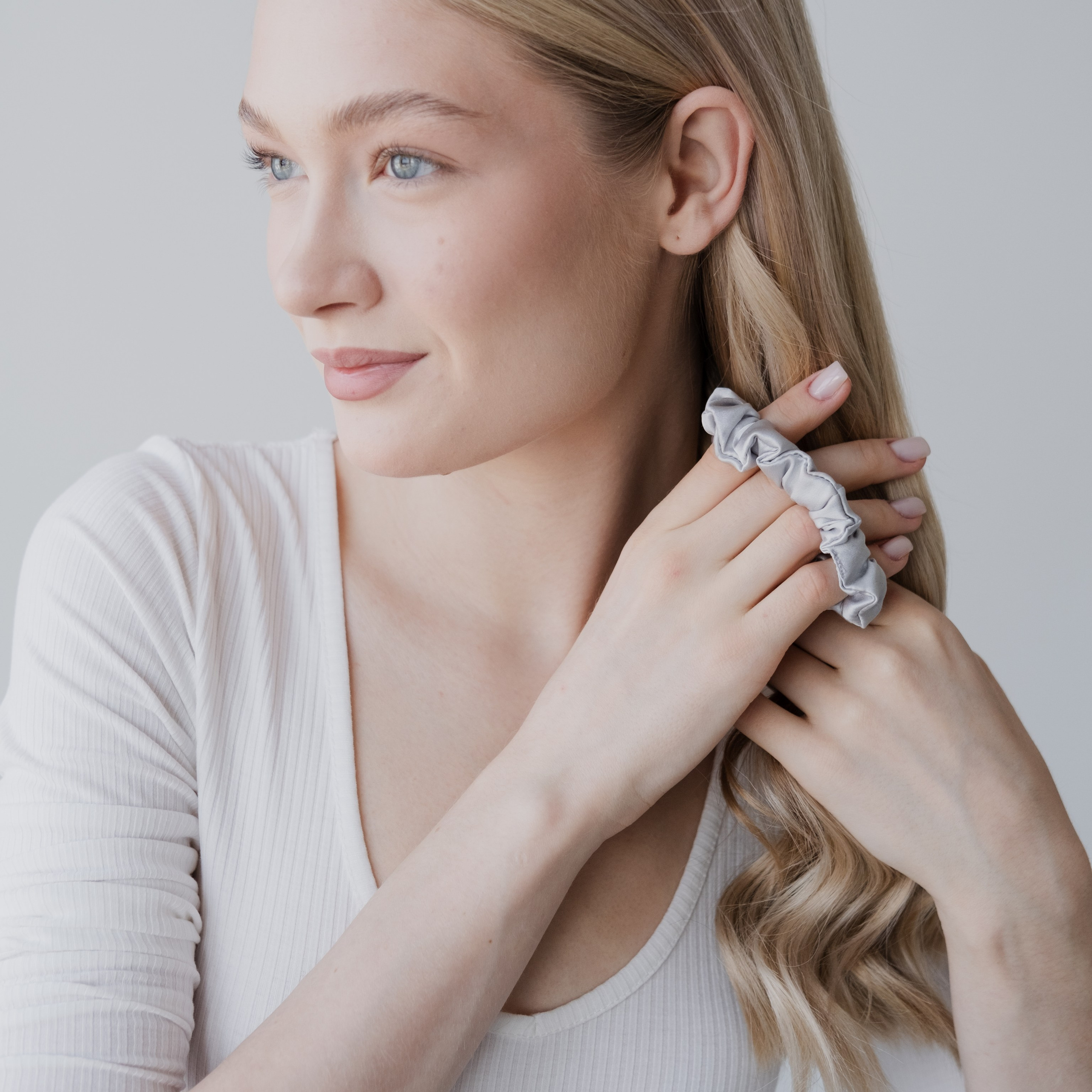 Шелковые резинки для волос. Фотосессии на маркетплейсы