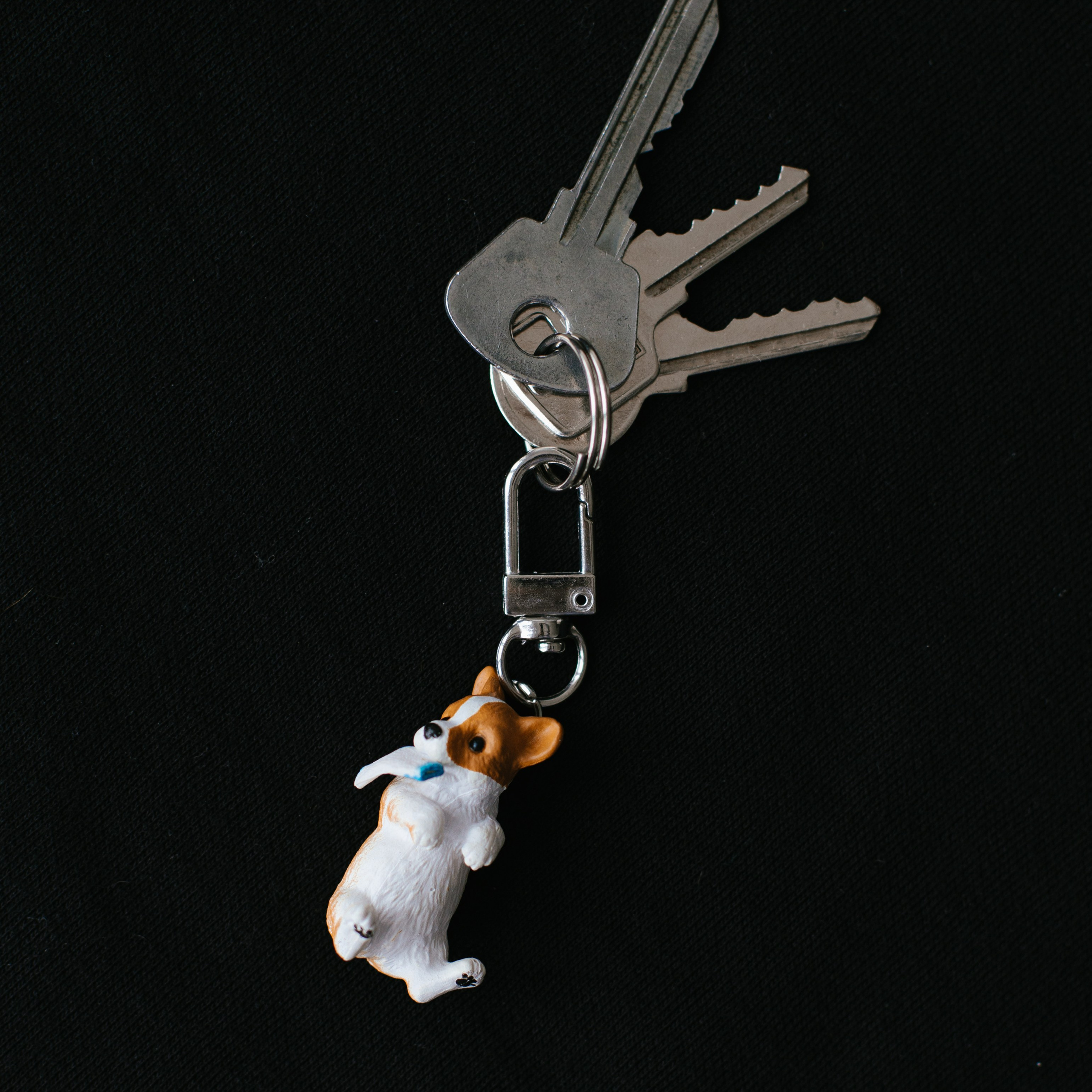 Брелки и броши. Фотосессии на маркетплейсы