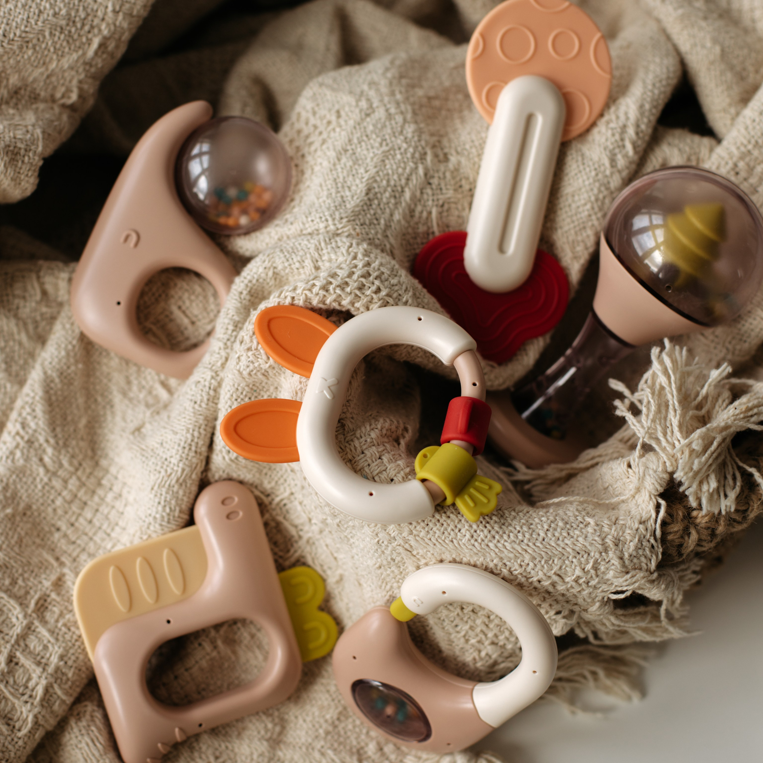 Погремушки. Фотосессии на маркетплейсы