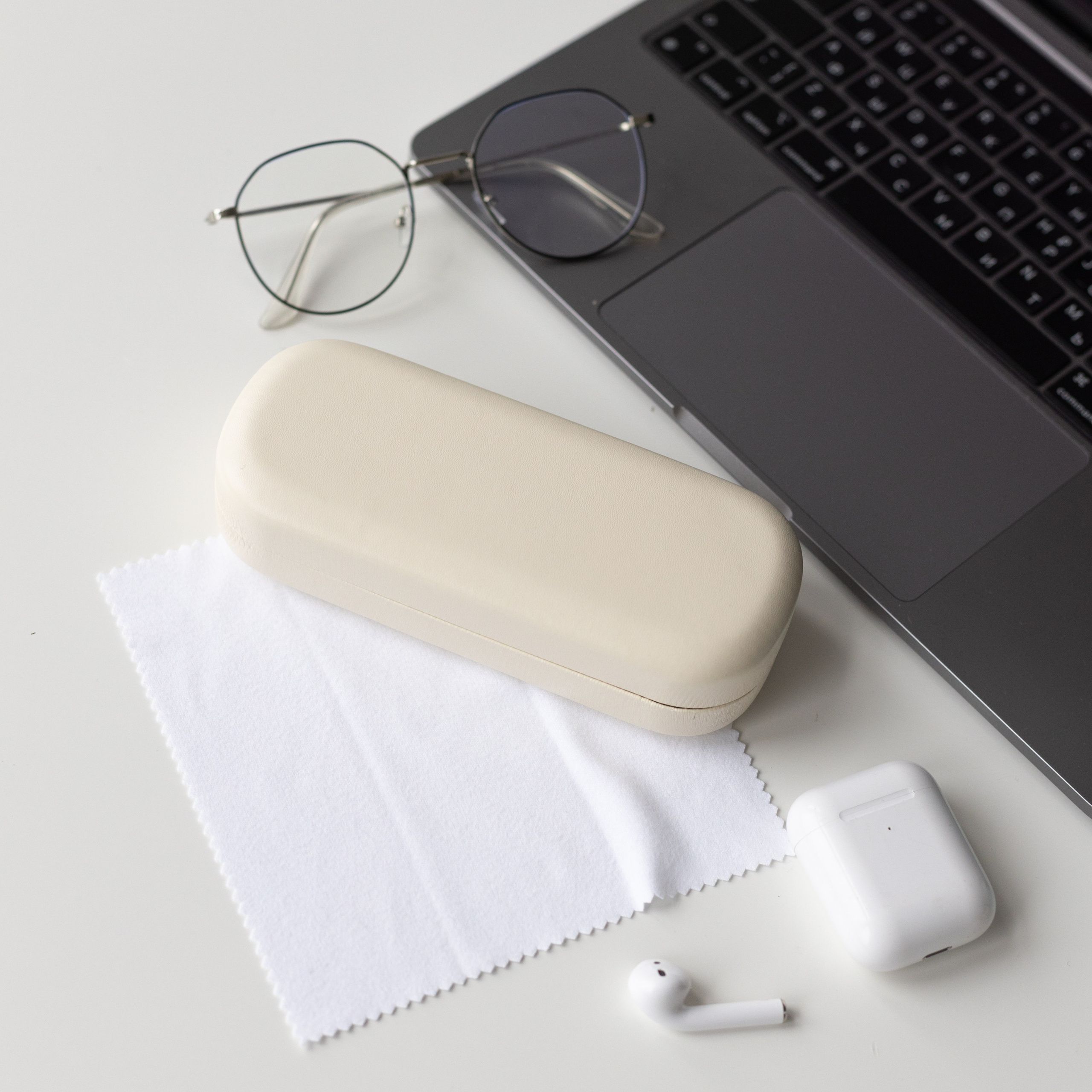 Футляры для очков. Фотосессии на маркетплейсы