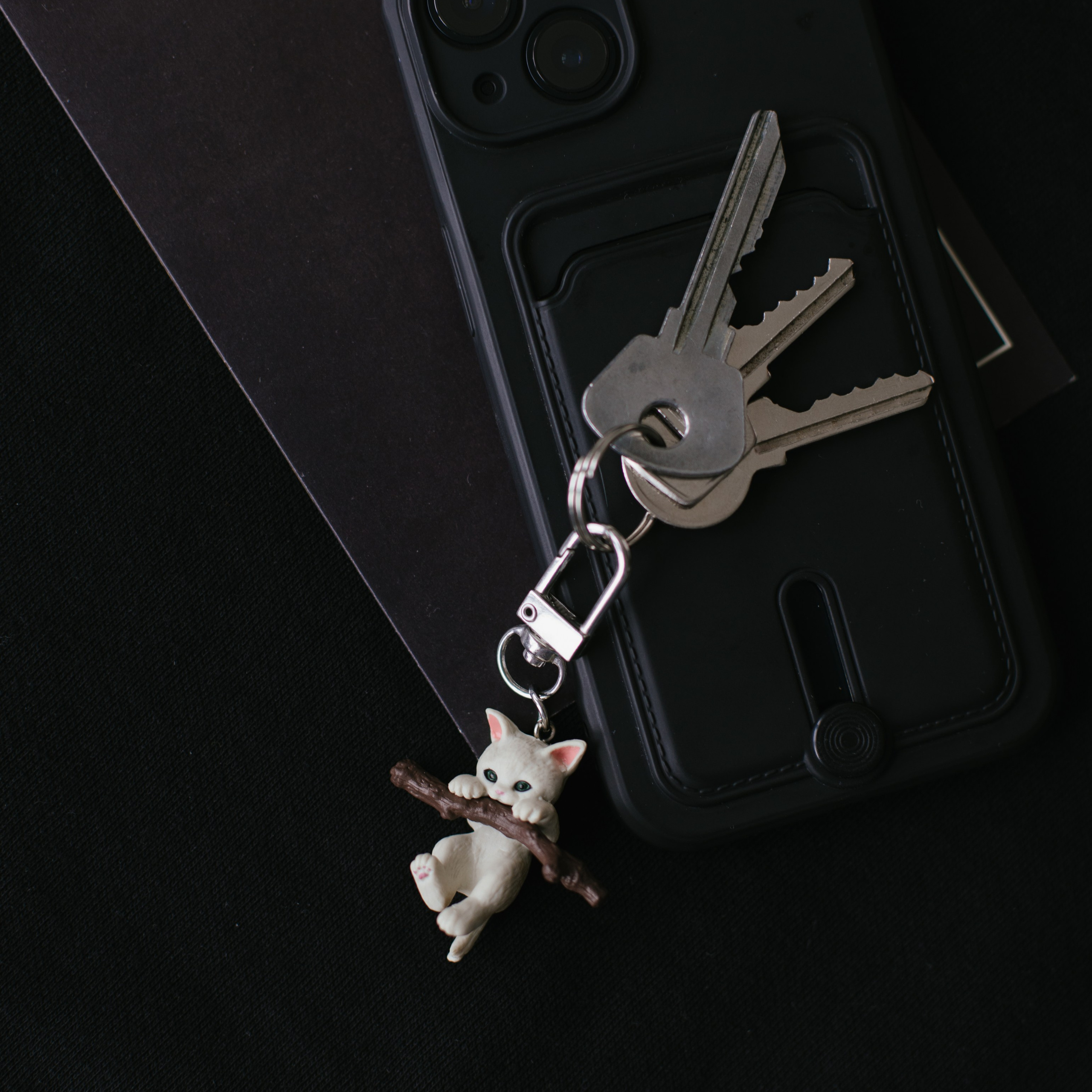 Брелки и броши. Фотосессии на маркетплейсы