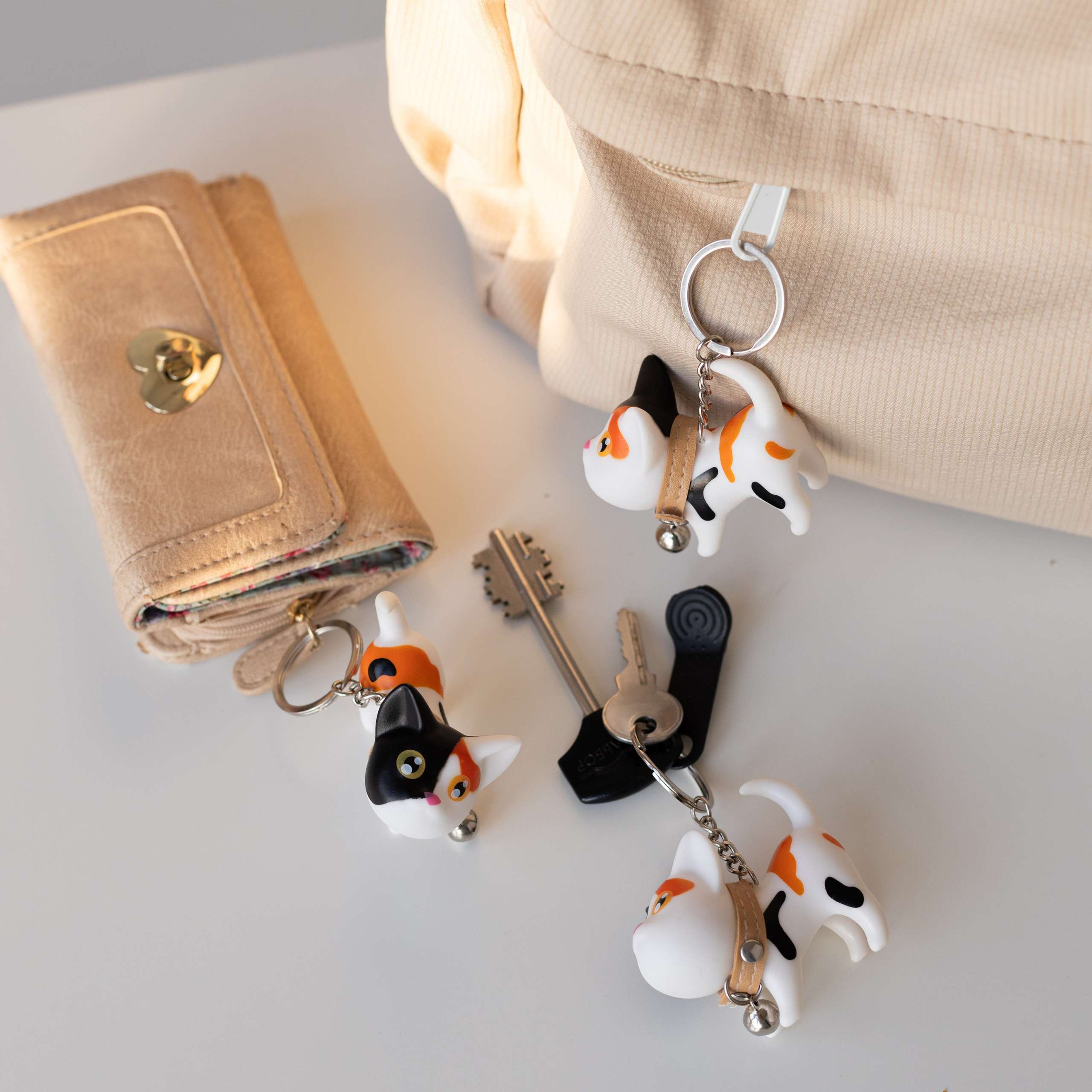 Брелок котик. Фотосессии на маркетплейсы