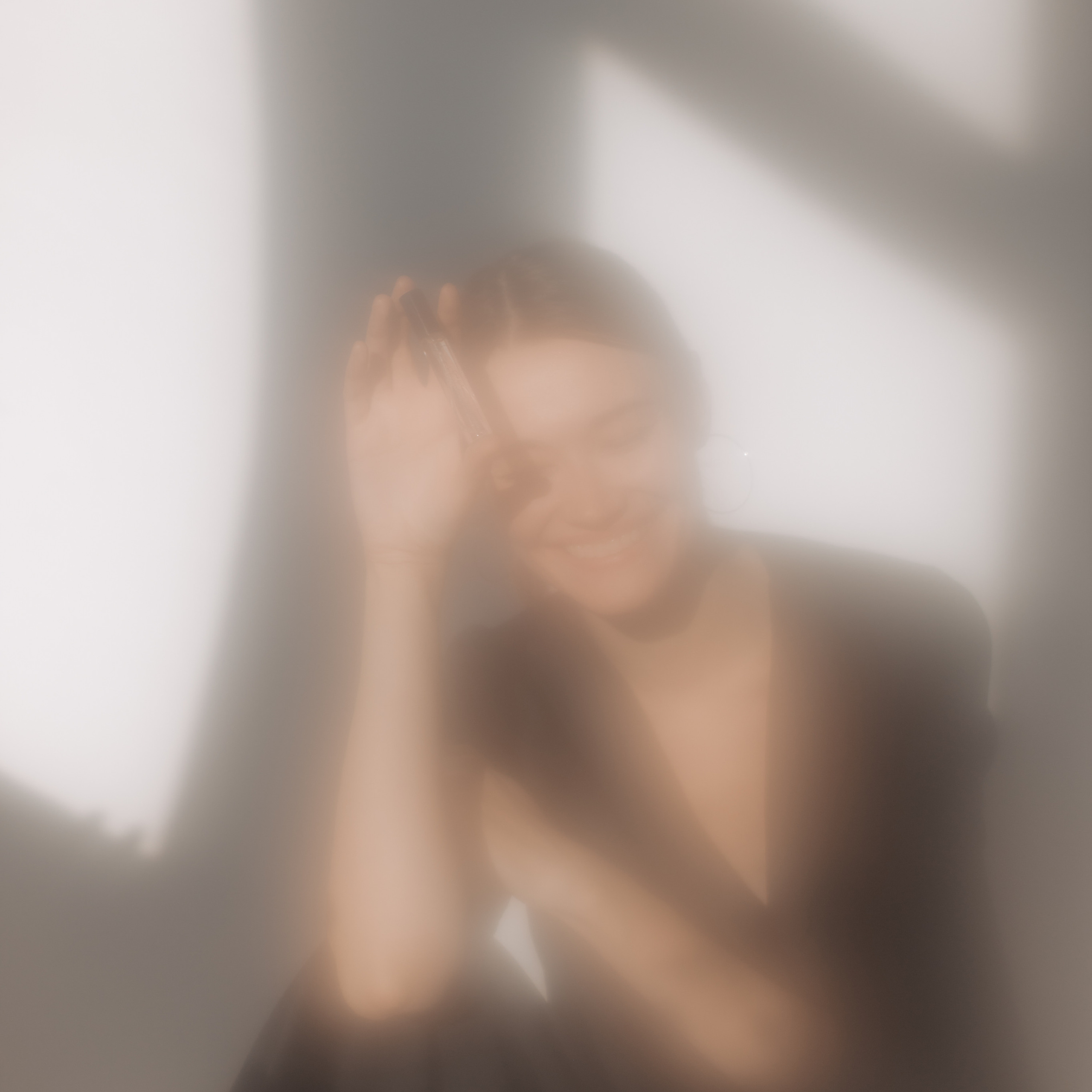 Парфюмы Мила. Фотосессии на маркетплейсы