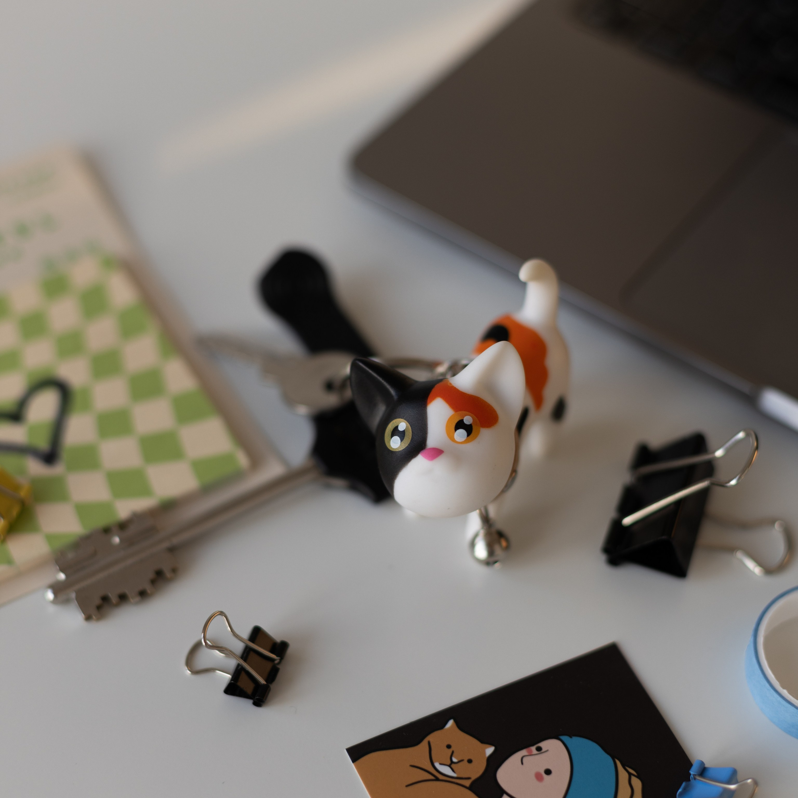 Брелок котик. Фотосессии на маркетплейсы