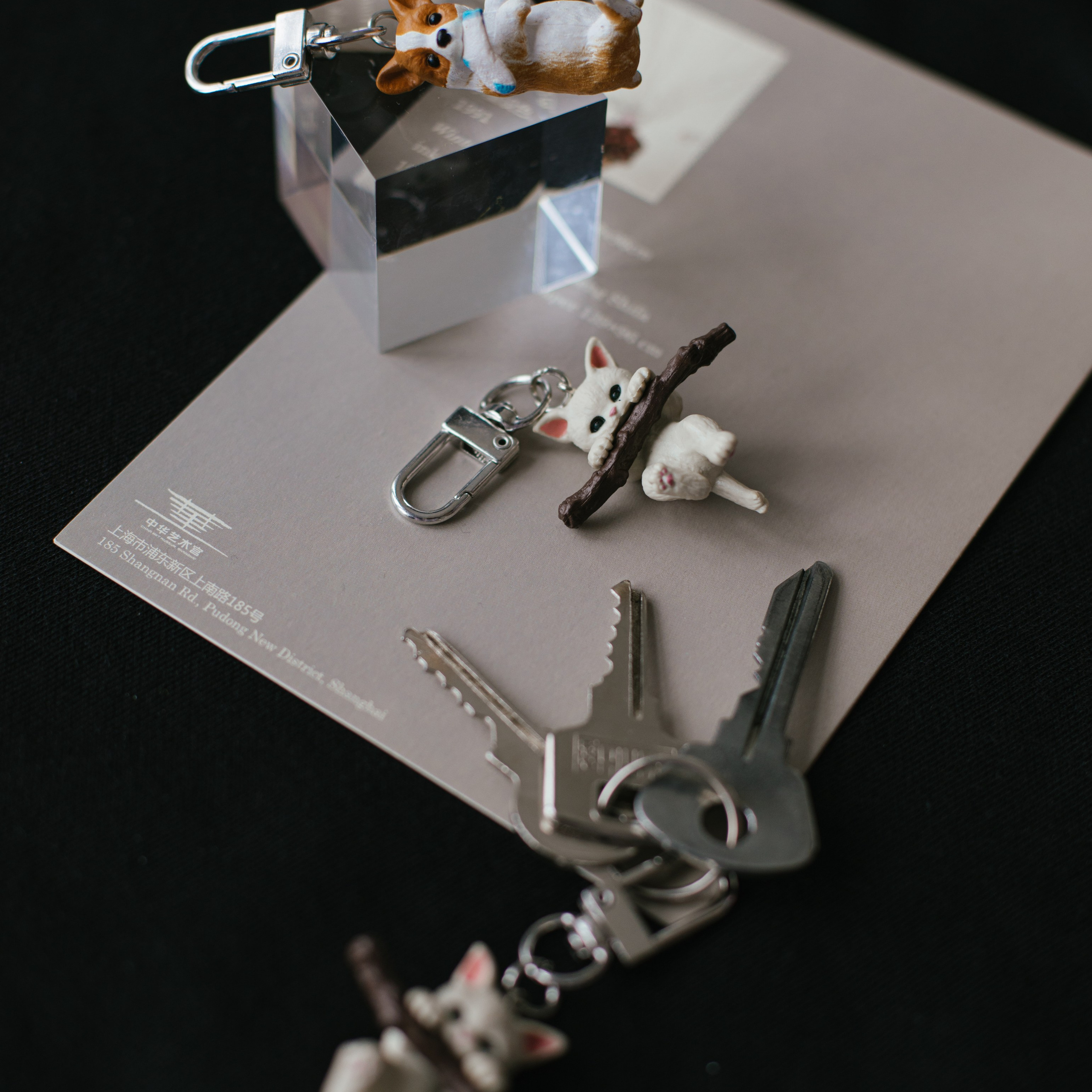 Брелки и броши. Фотосессии на маркетплейсы