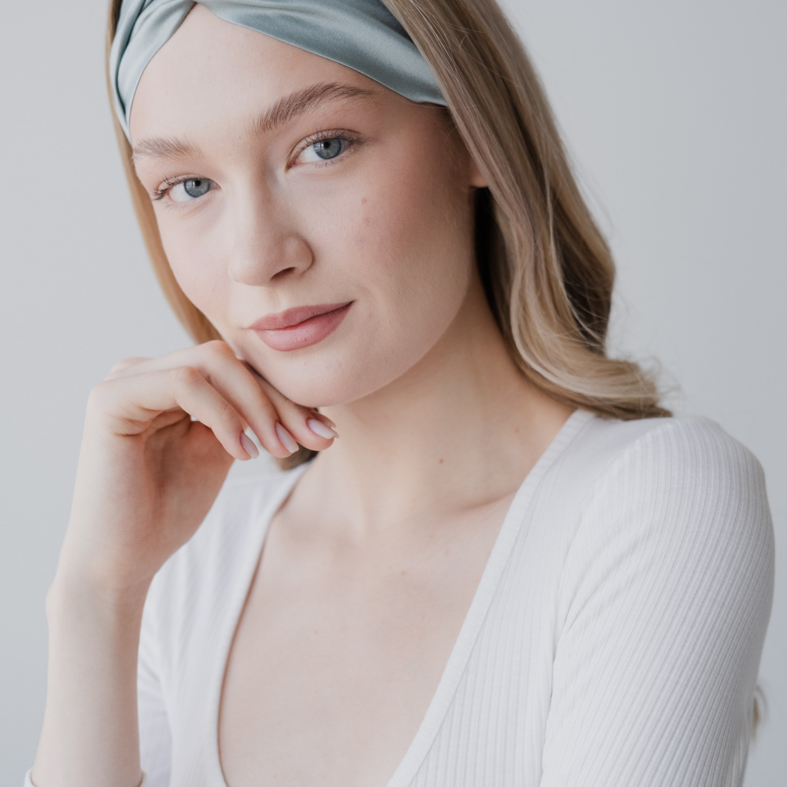 Шелковые резинки для волос. Фотосессии на маркетплейсы