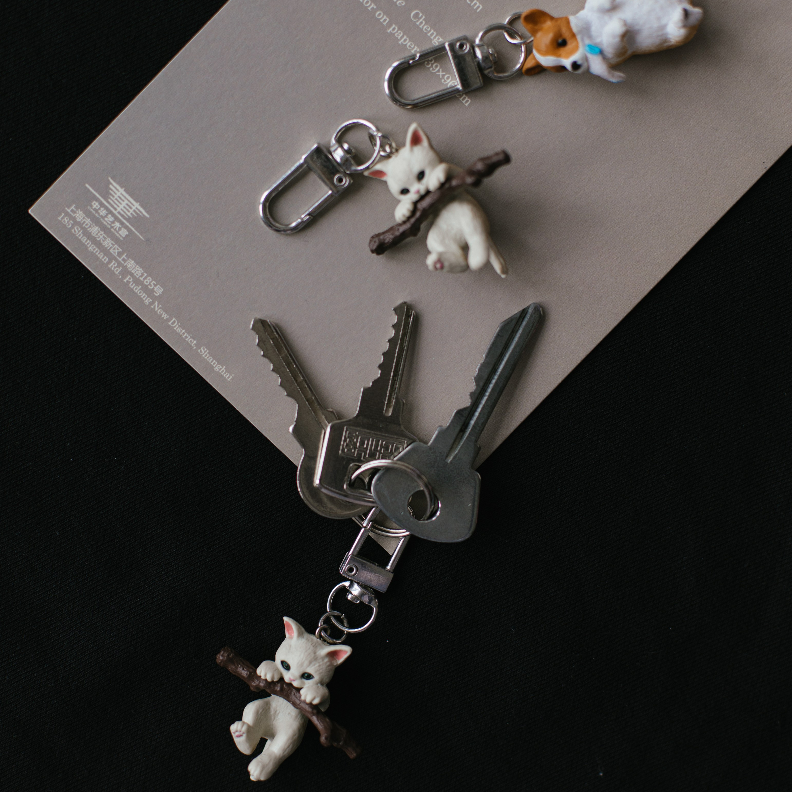 Брелки и броши. Фотосессии на маркетплейсы