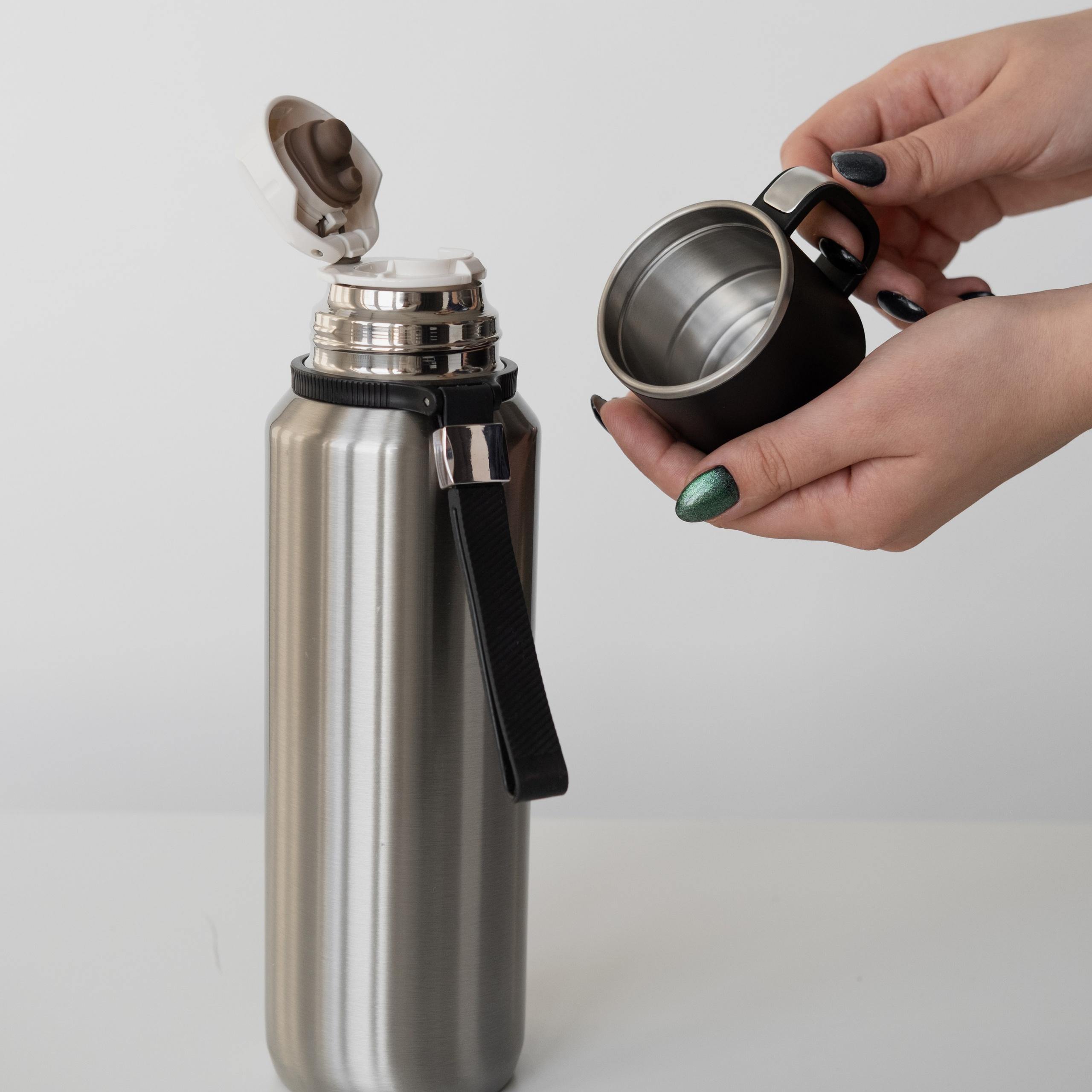 Термосы. Фотосессии на маркетплейсы