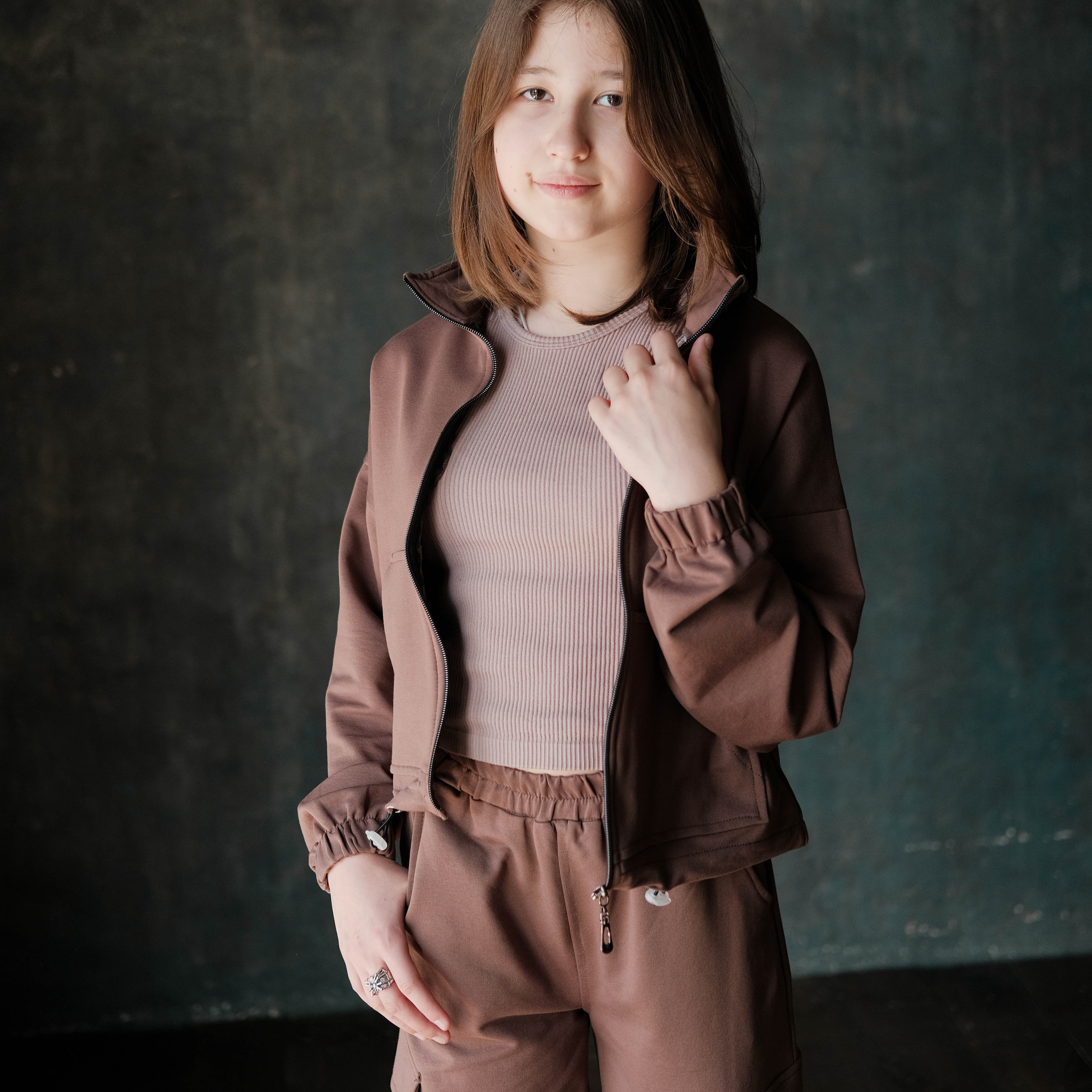 Спортивный костюм. Фотосессии на маркетплейсы