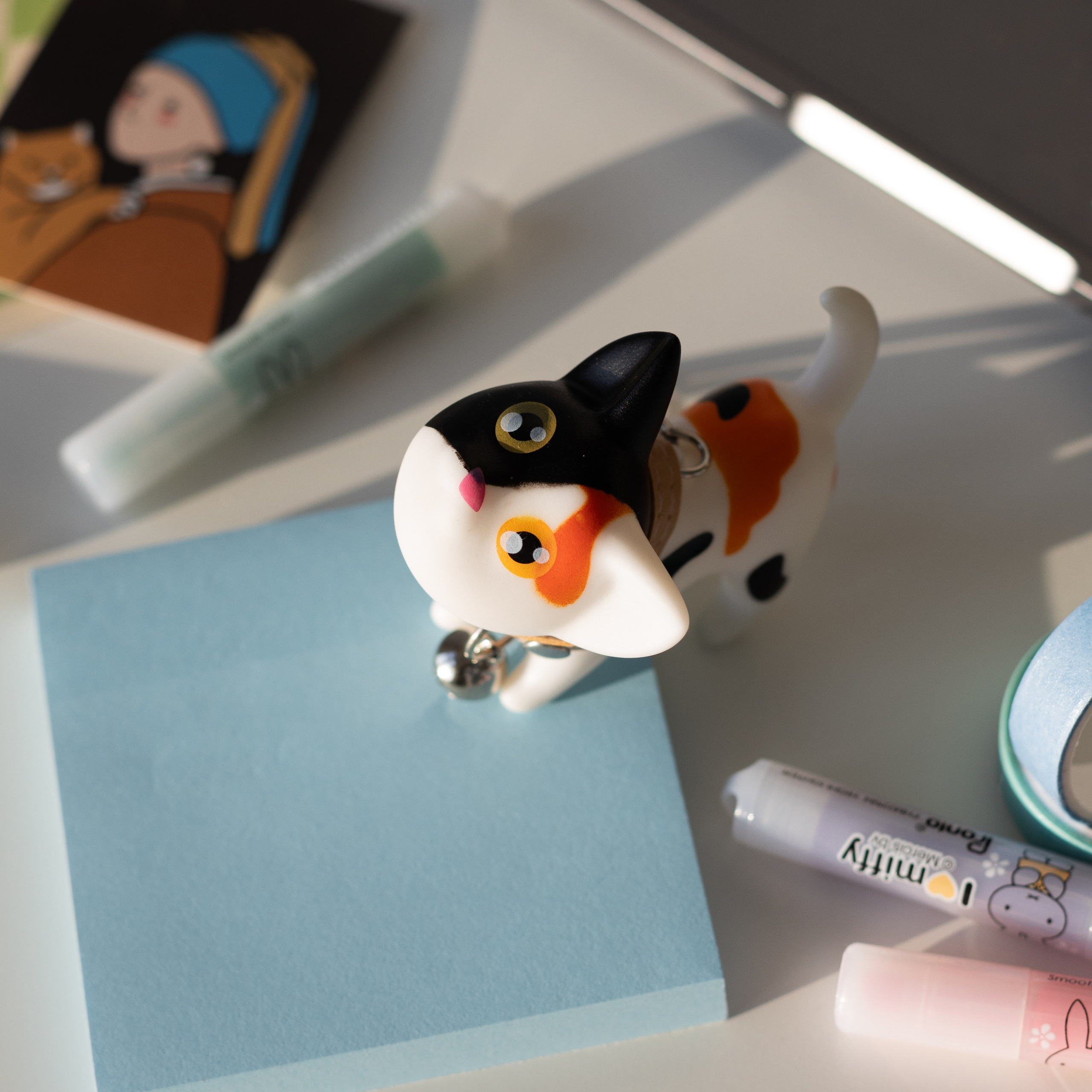 Брелок котик. Фотосессии на маркетплейсы