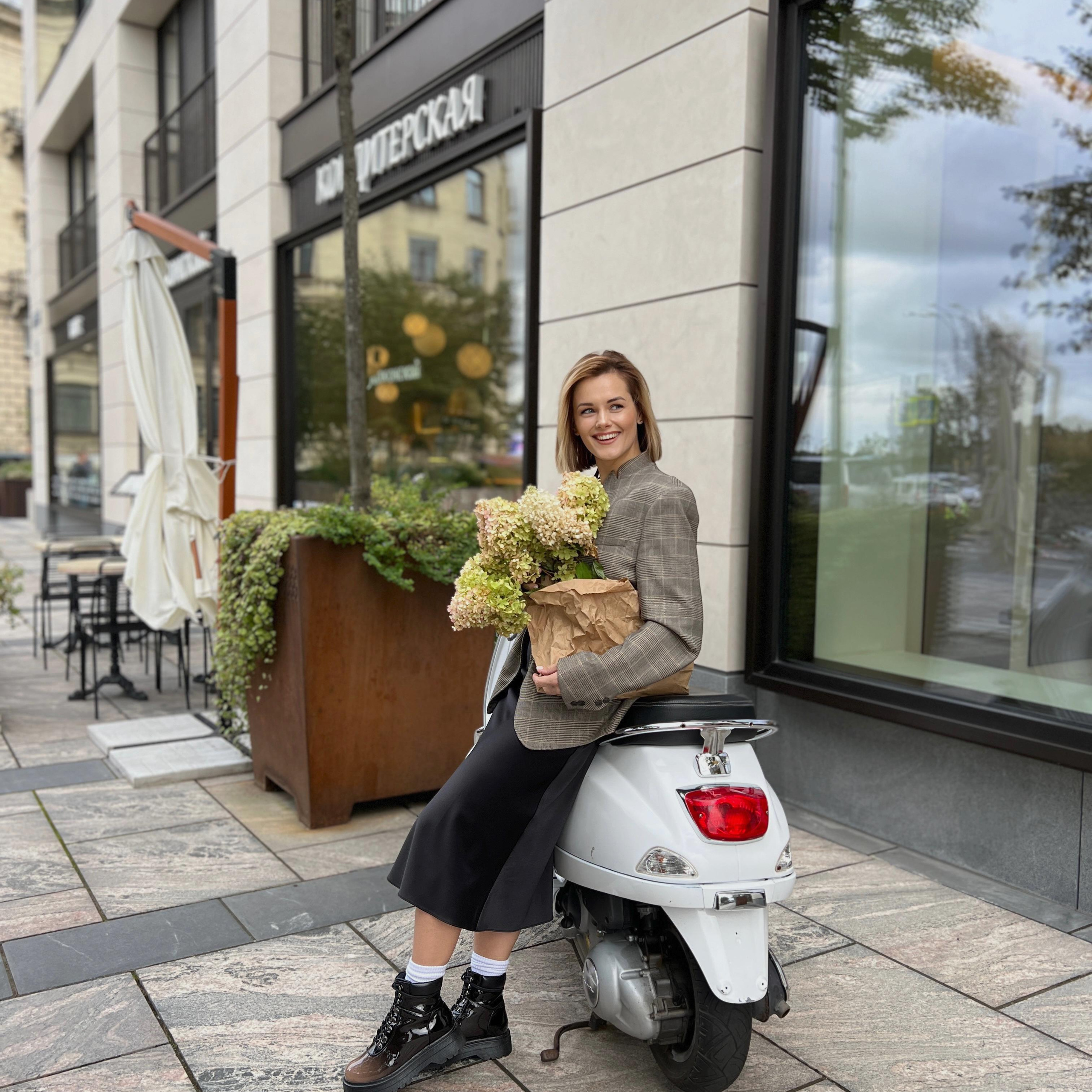 Индивидуальная фотосессия | Фотограф Ириша Гришина. Контент съемка | Мобильный фотограф Ириша Гришина