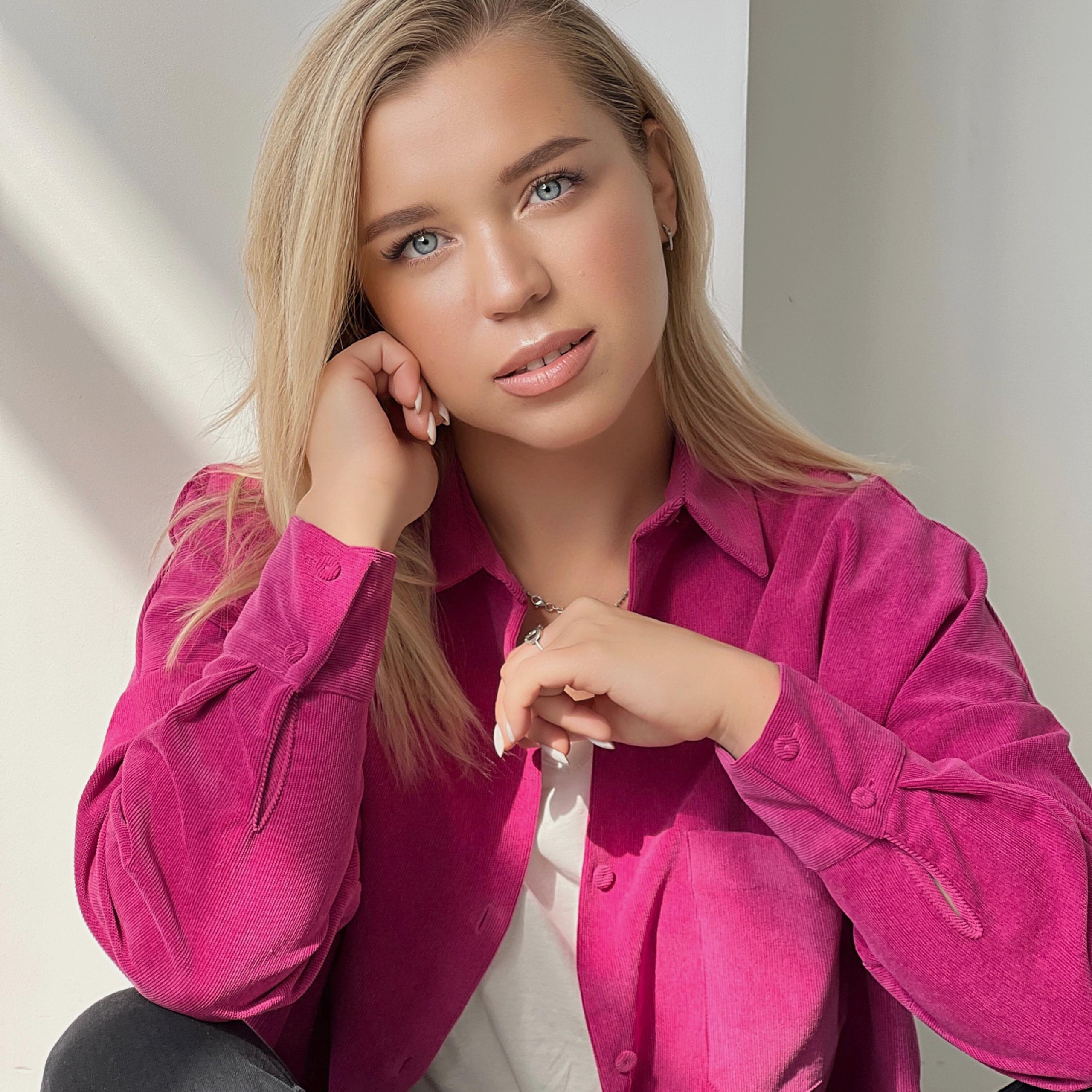 Индивидуальная фотосессия | Фотограф Ириша Гришина. Контент съемка | Мобильный фотограф Ириша Гришина