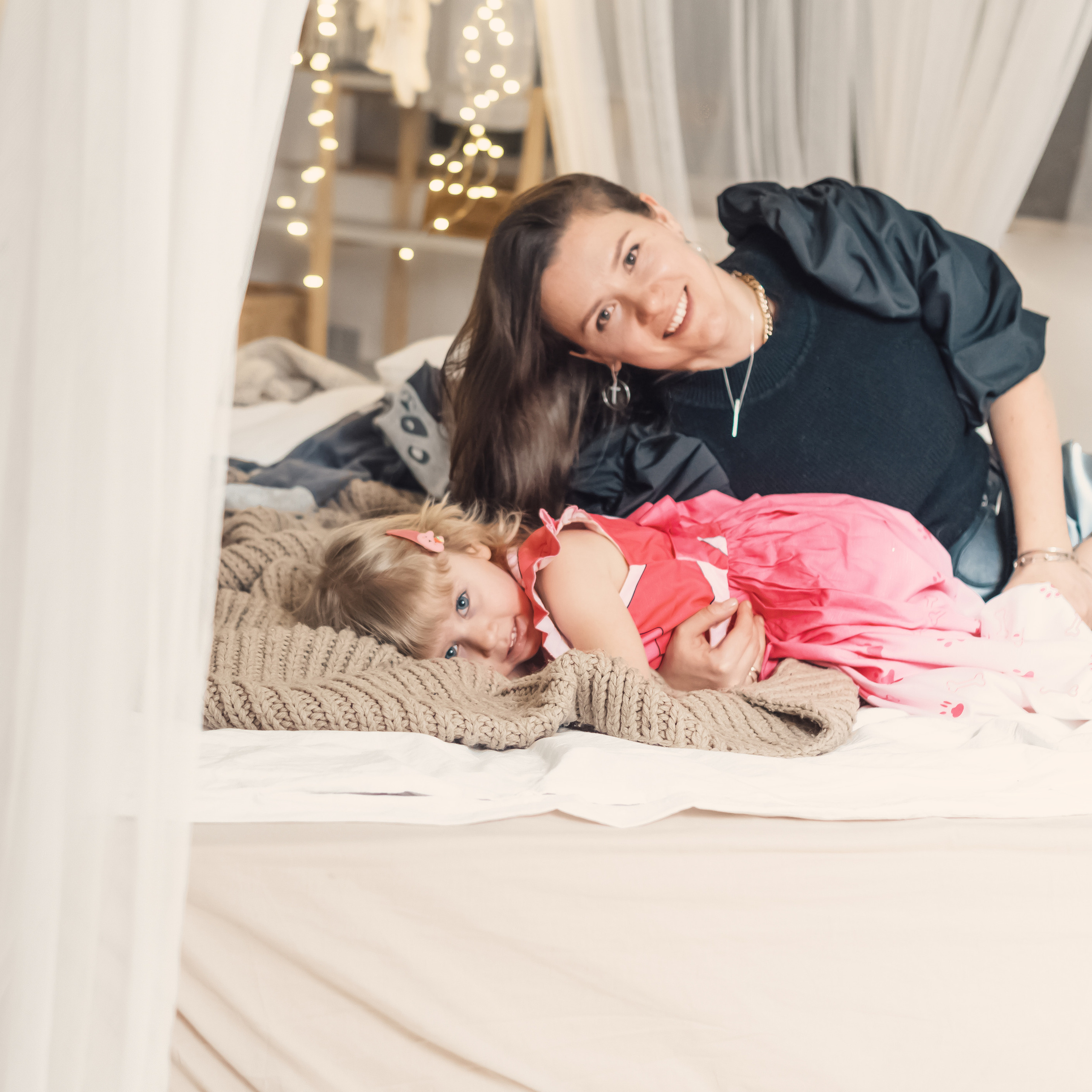 Анна с семьей