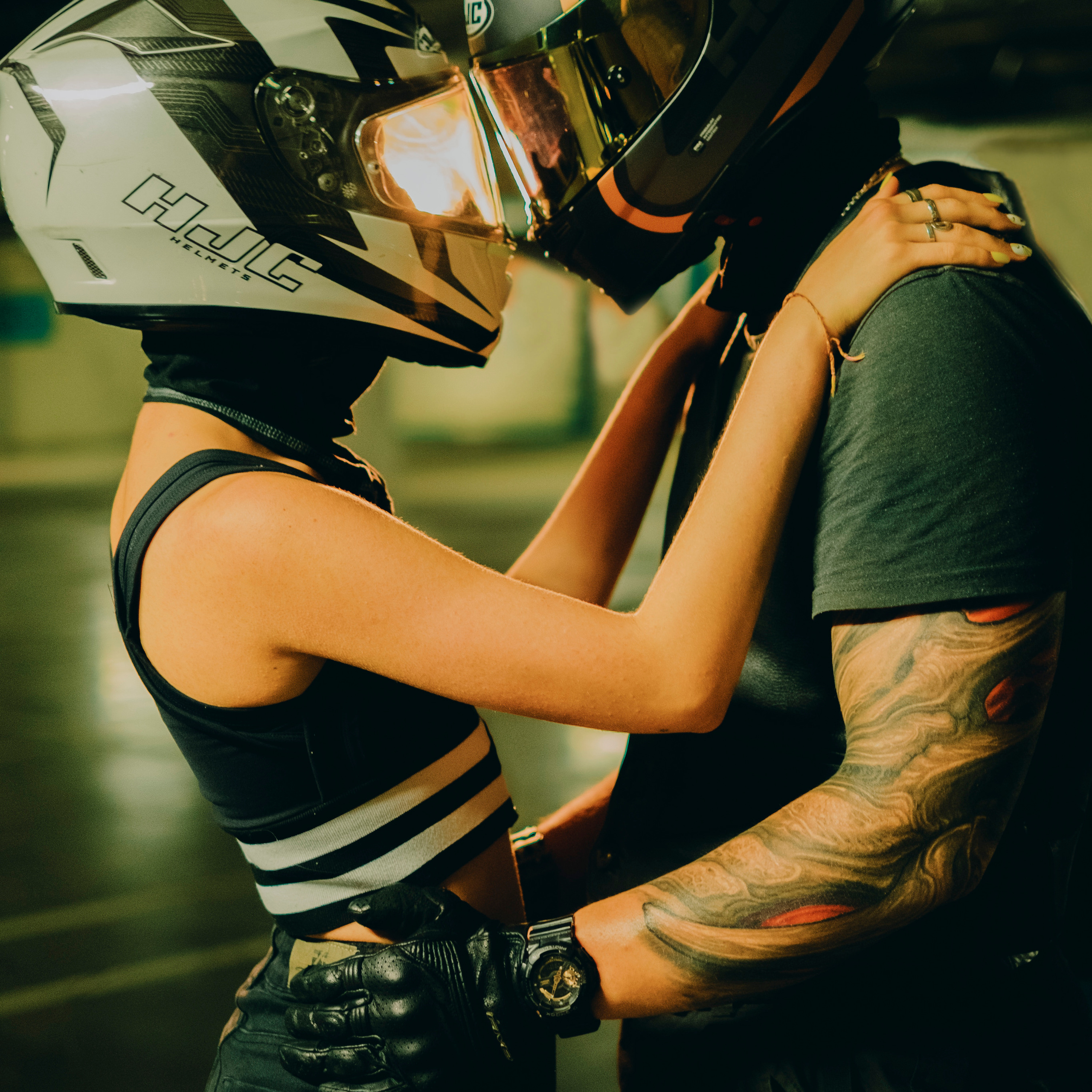 В разной оболочке