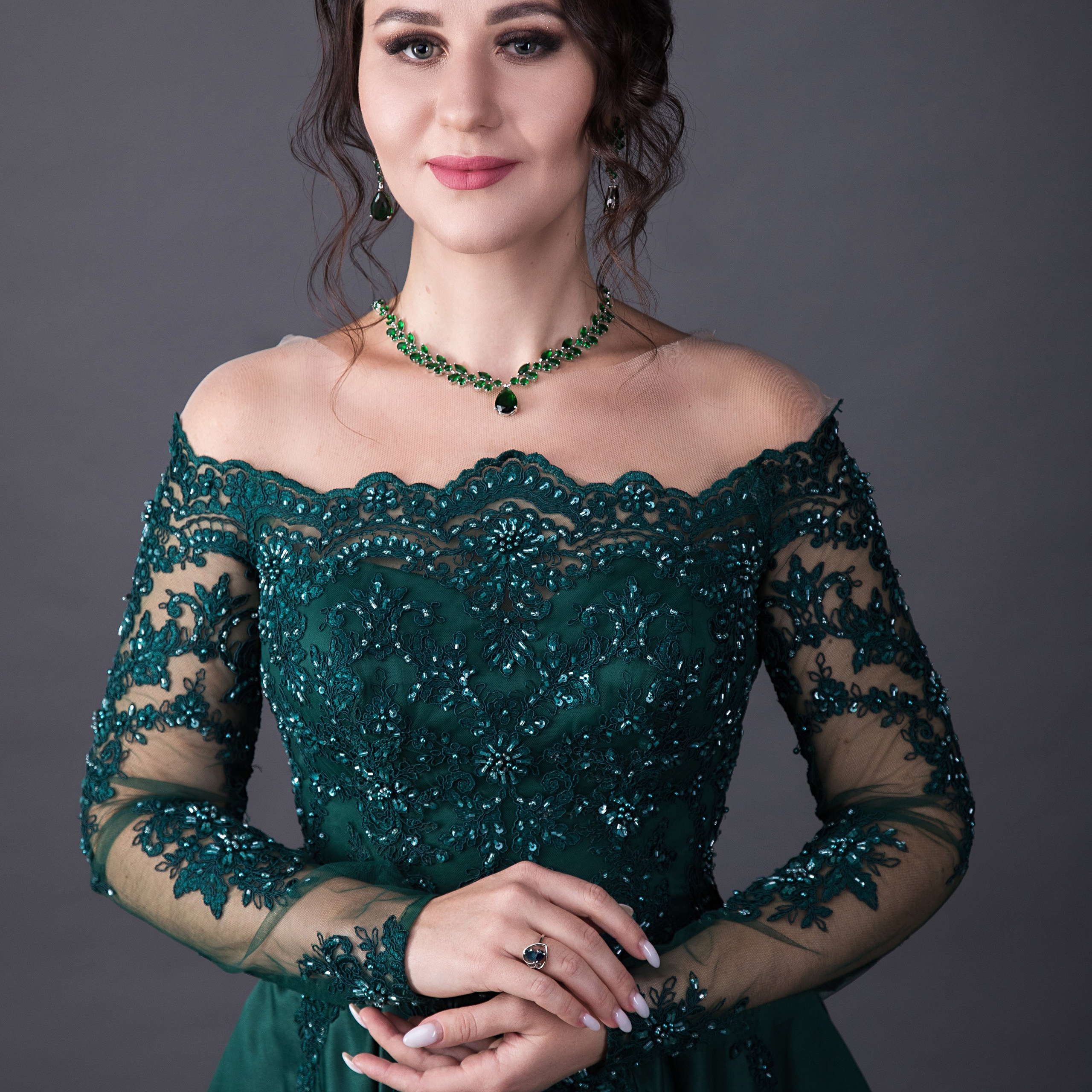 студийный портрет для афиши