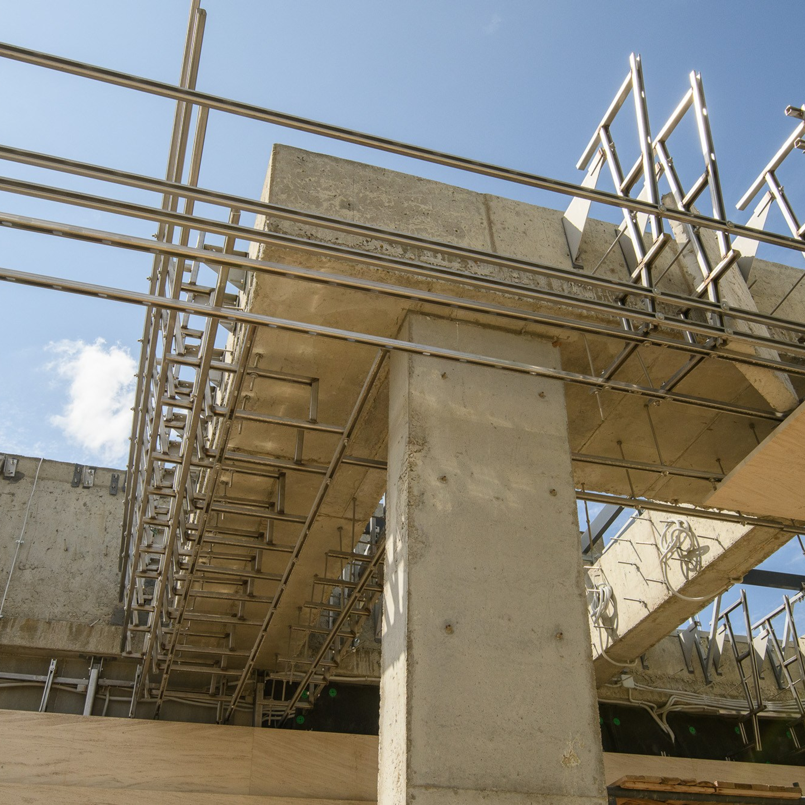 Процесс облицовки фасада для компании Тектос