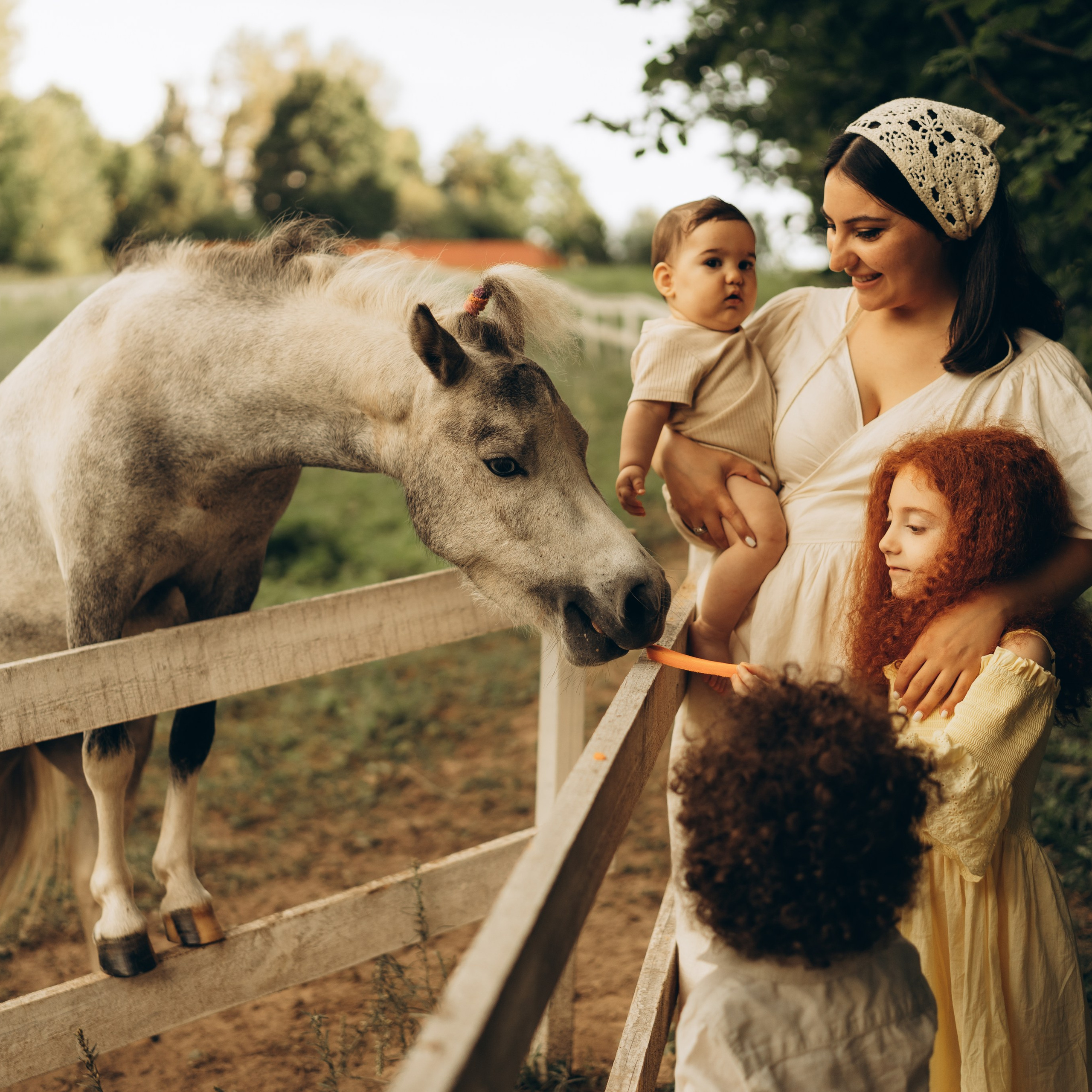 Ариана и семья