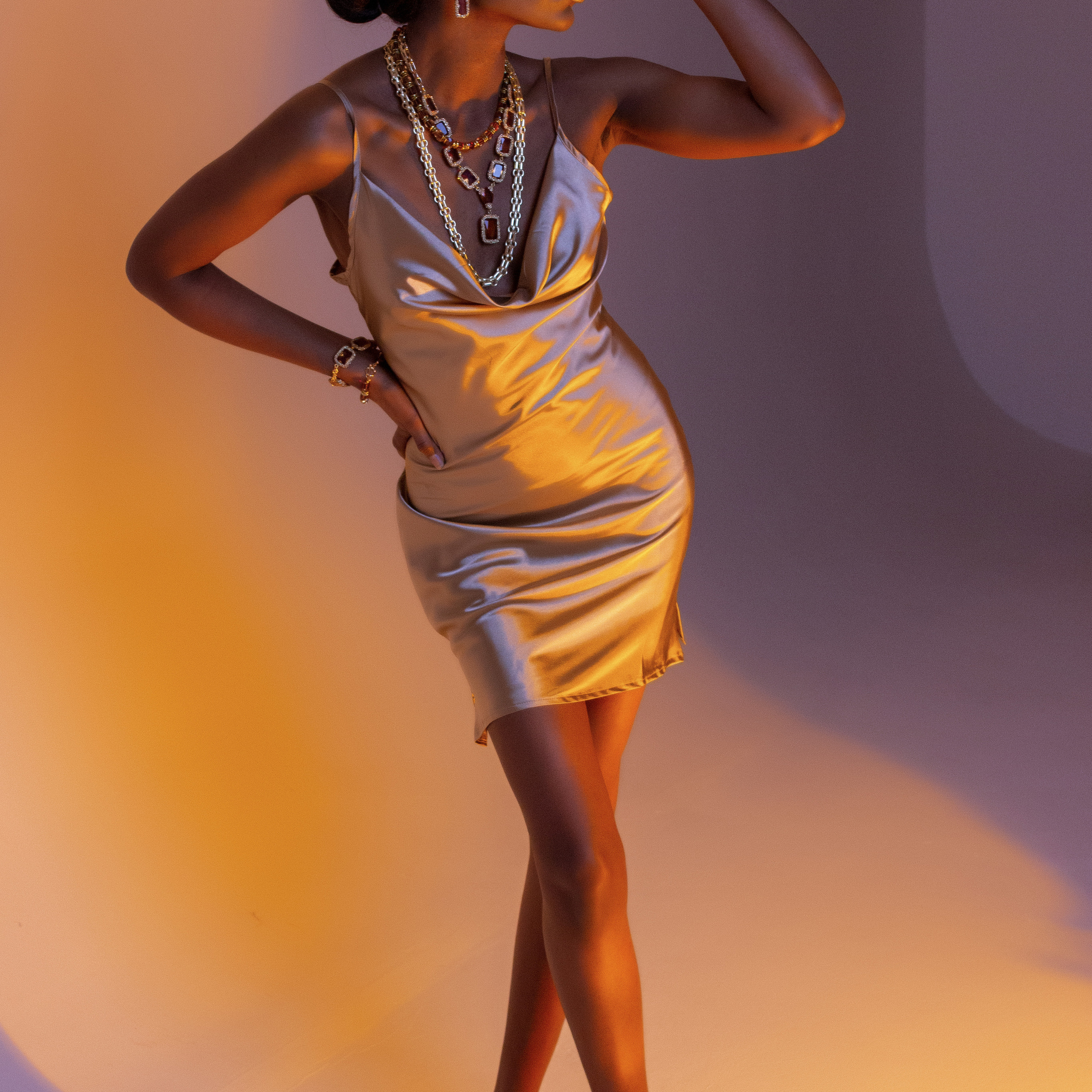 Temnokojaya_devushka_model