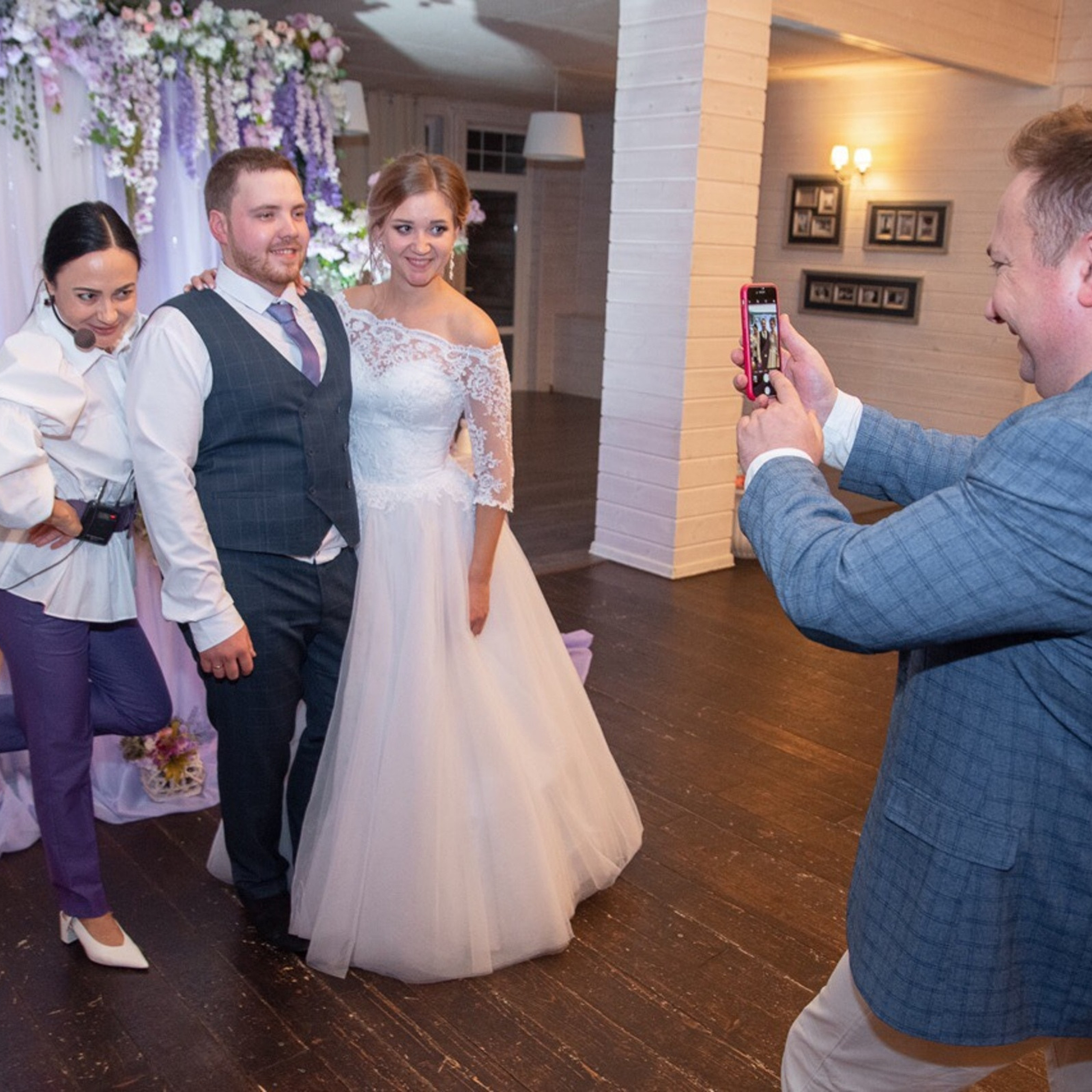 ведущие оксана абрамова и олег ляшенко, ведущая оксана абрамова, в солнечногорске, в зеленограде