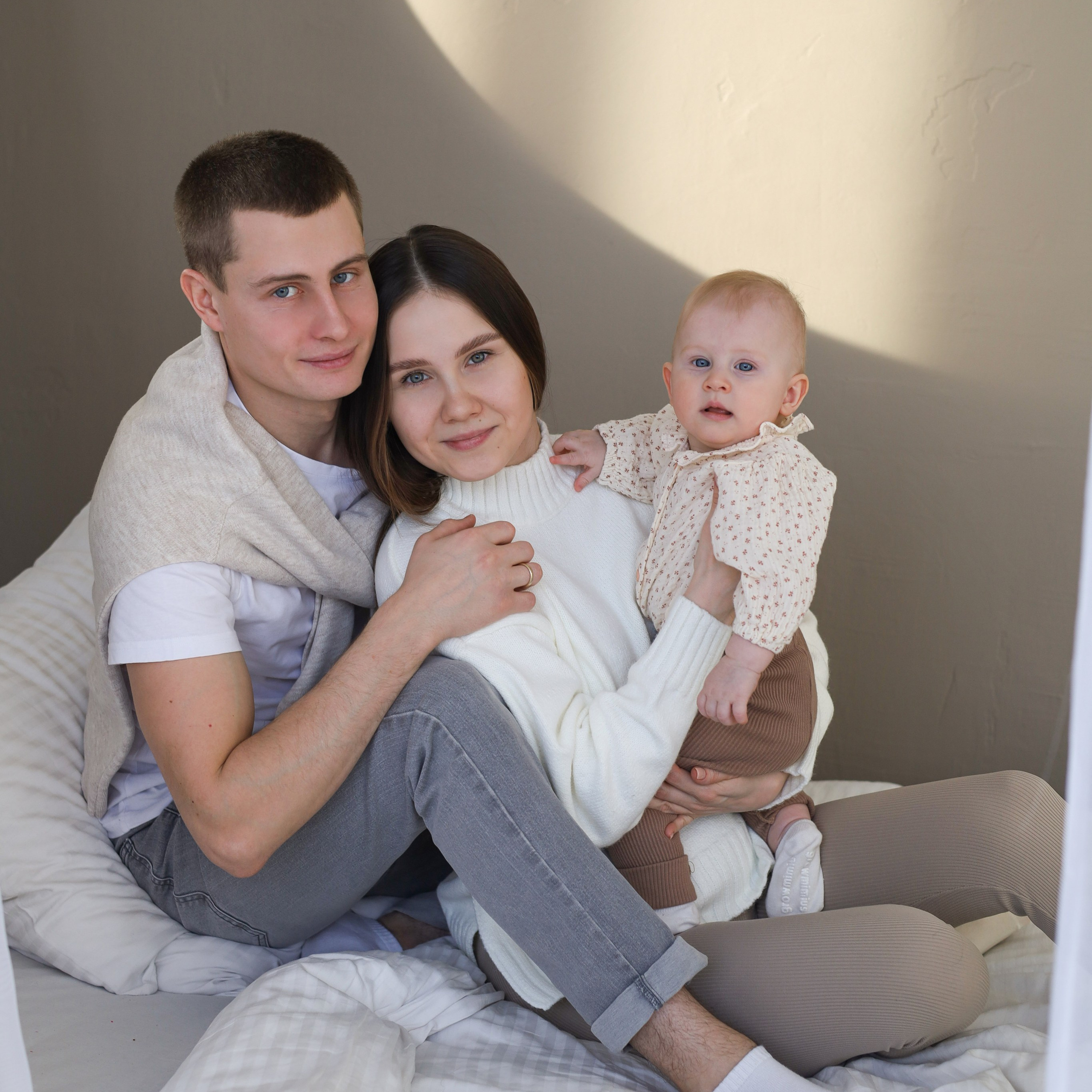 Семейная Катя, Юра и Милашка