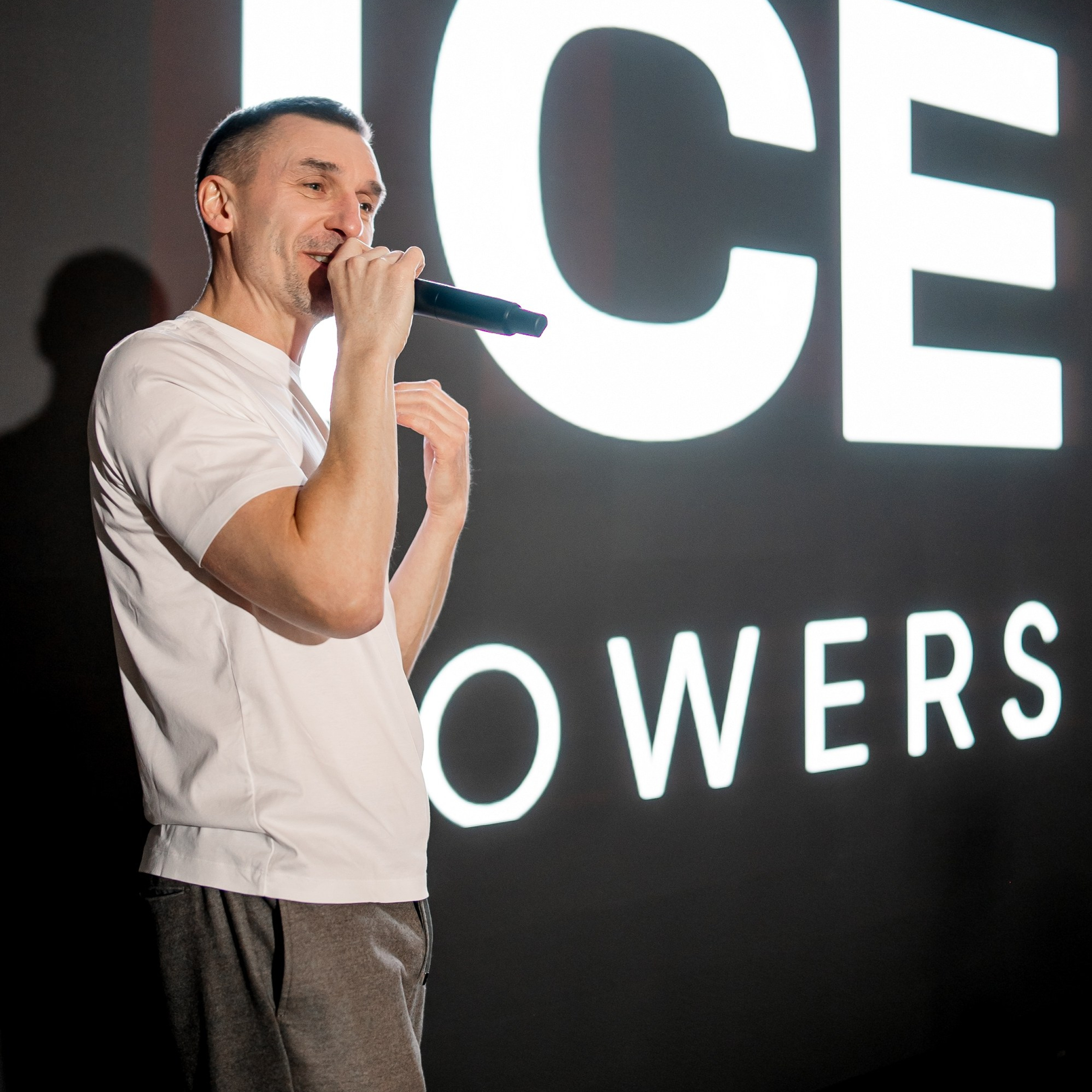 Презентация проекта ICE TOWERS. Dmitry Unik — ваш стильный фотограф