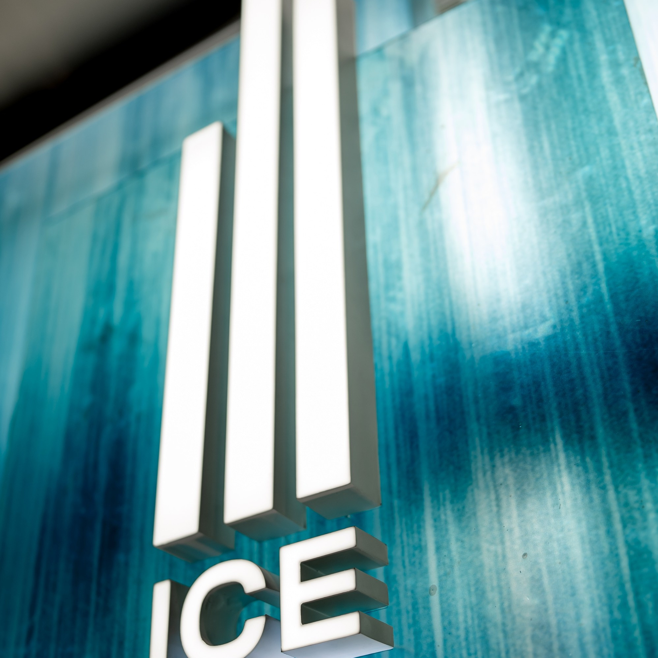 Презентация проекта ICE TOWERS. Dmitry Unik — ваш стильный фотограф