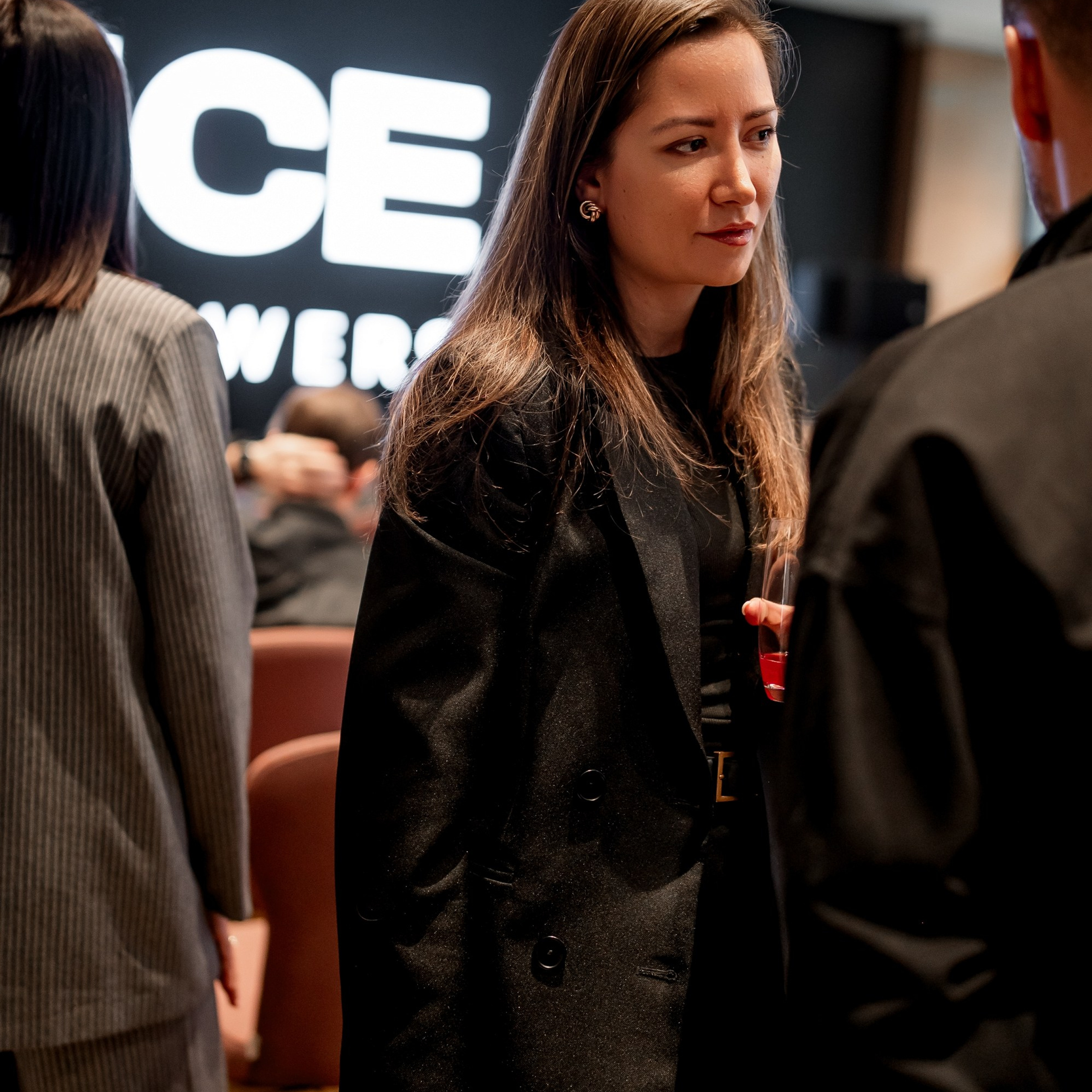 Презентация проекта ICE TOWERS. Dmitry Unik — ваш стильный фотограф