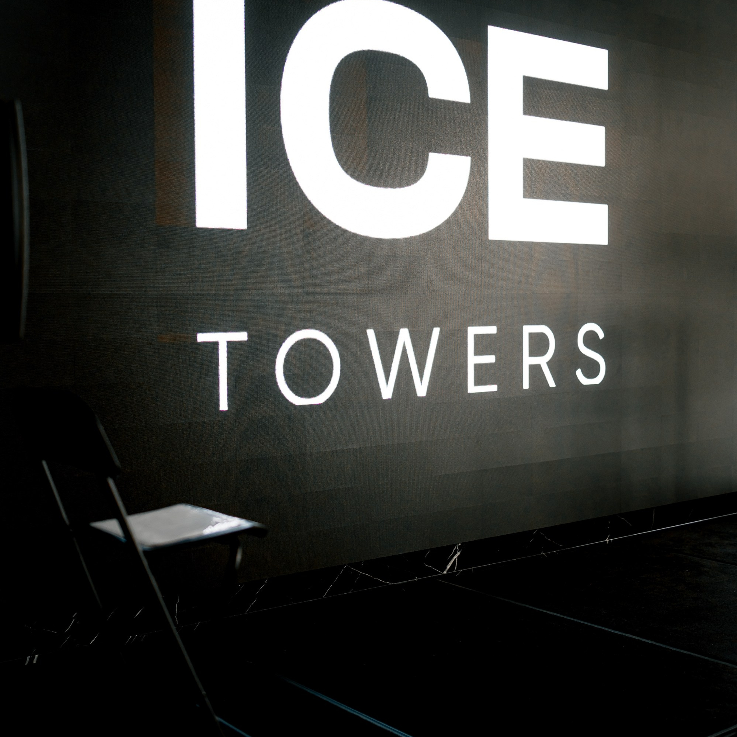 Презентация проекта ICE TOWERS. Dmitry Unik — ваш стильный фотограф